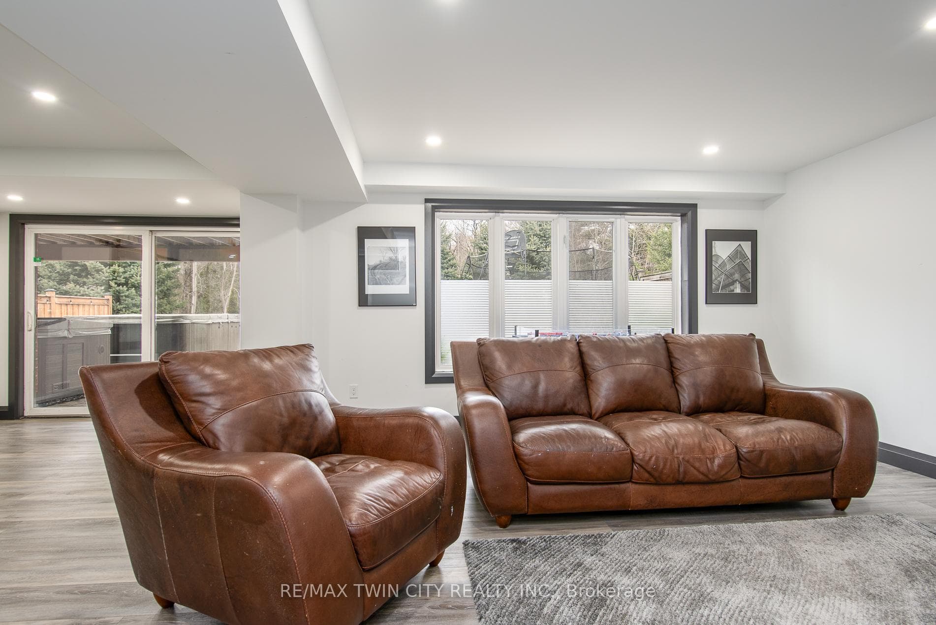 537 Topper Woods Crescent photo 33