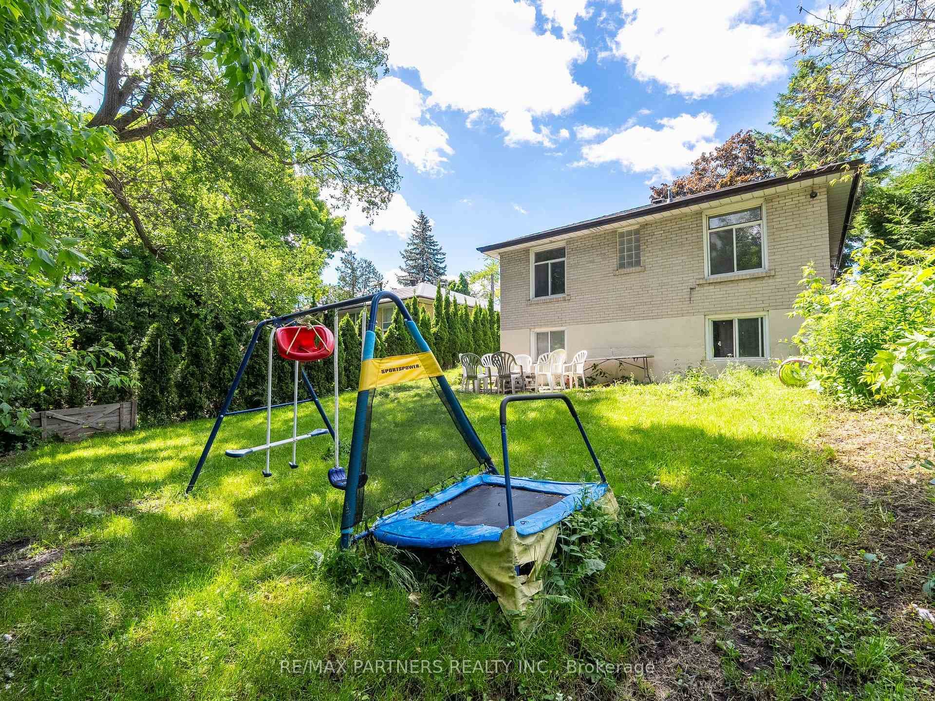 61 Mossbank Drive photo 28