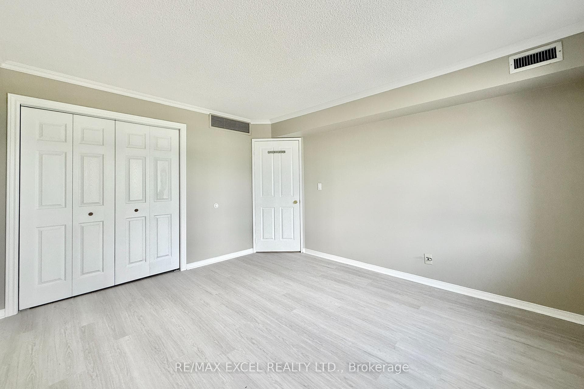 38 Hollywood Avenue Unit 312 photo 18
