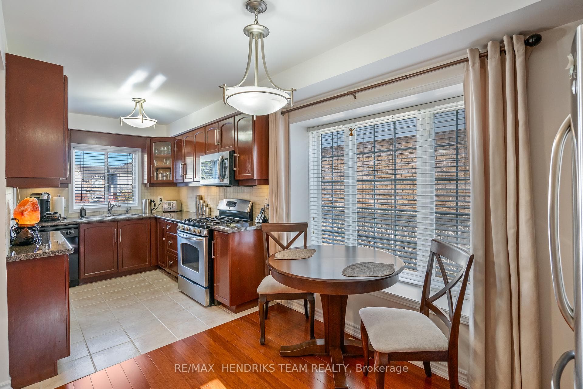 28 Elderberry Avenue photo 9