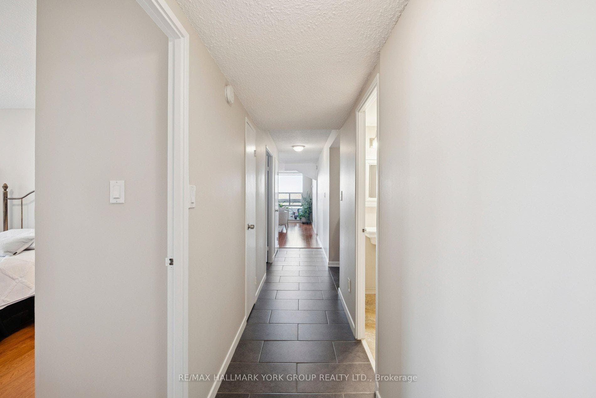 50 Inverlochy Boulevard Unit 810 photo 27