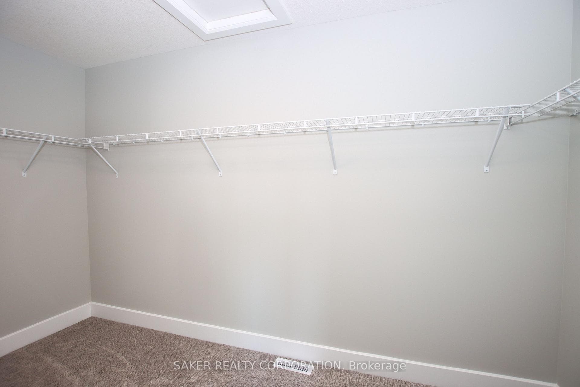 593 REGENT Street photo 23