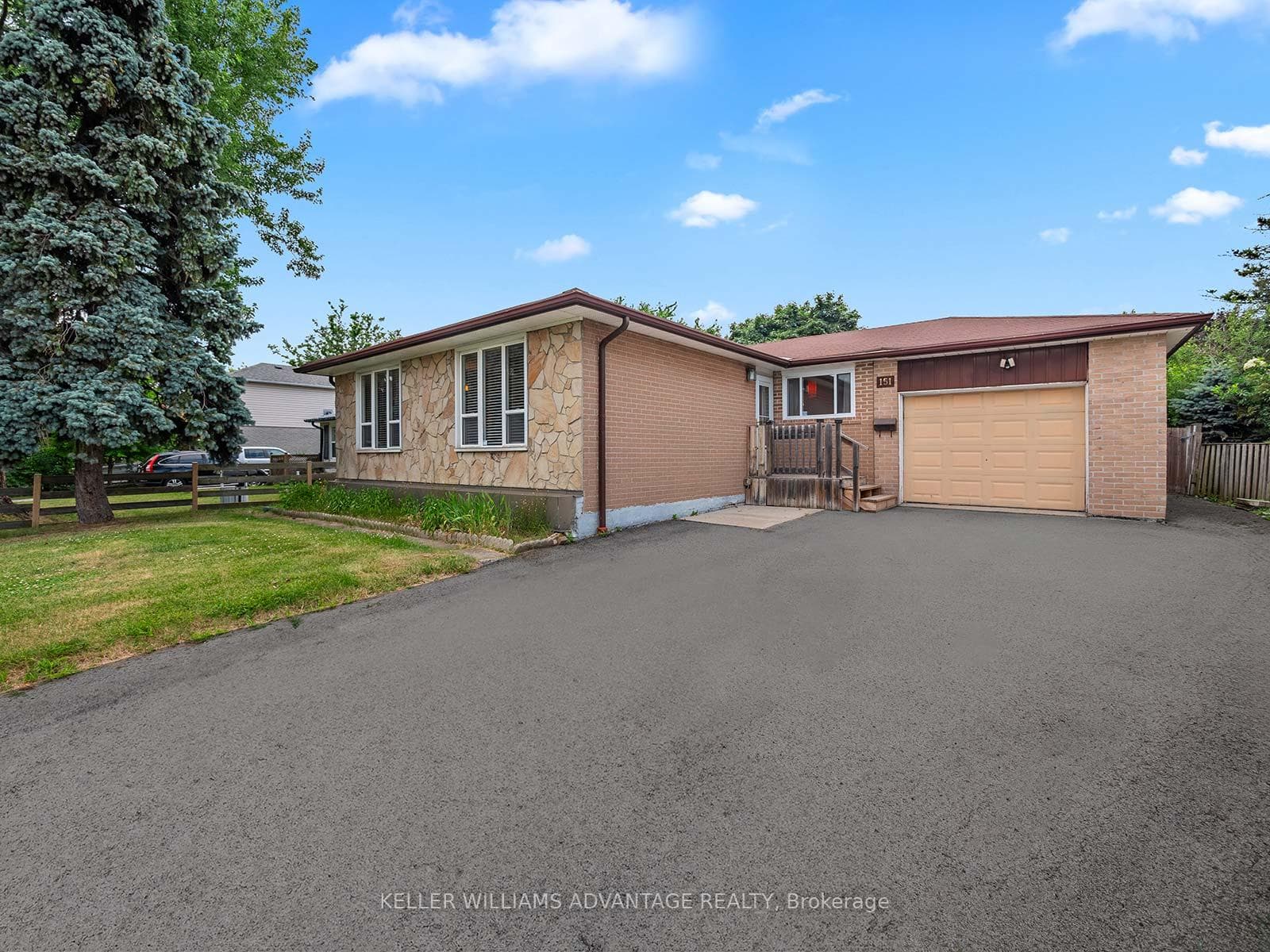 151 Folkstone Crescent photo 1