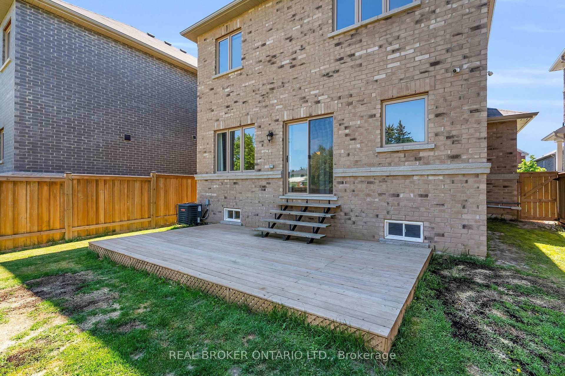 125 Werry Avenue photo 35
