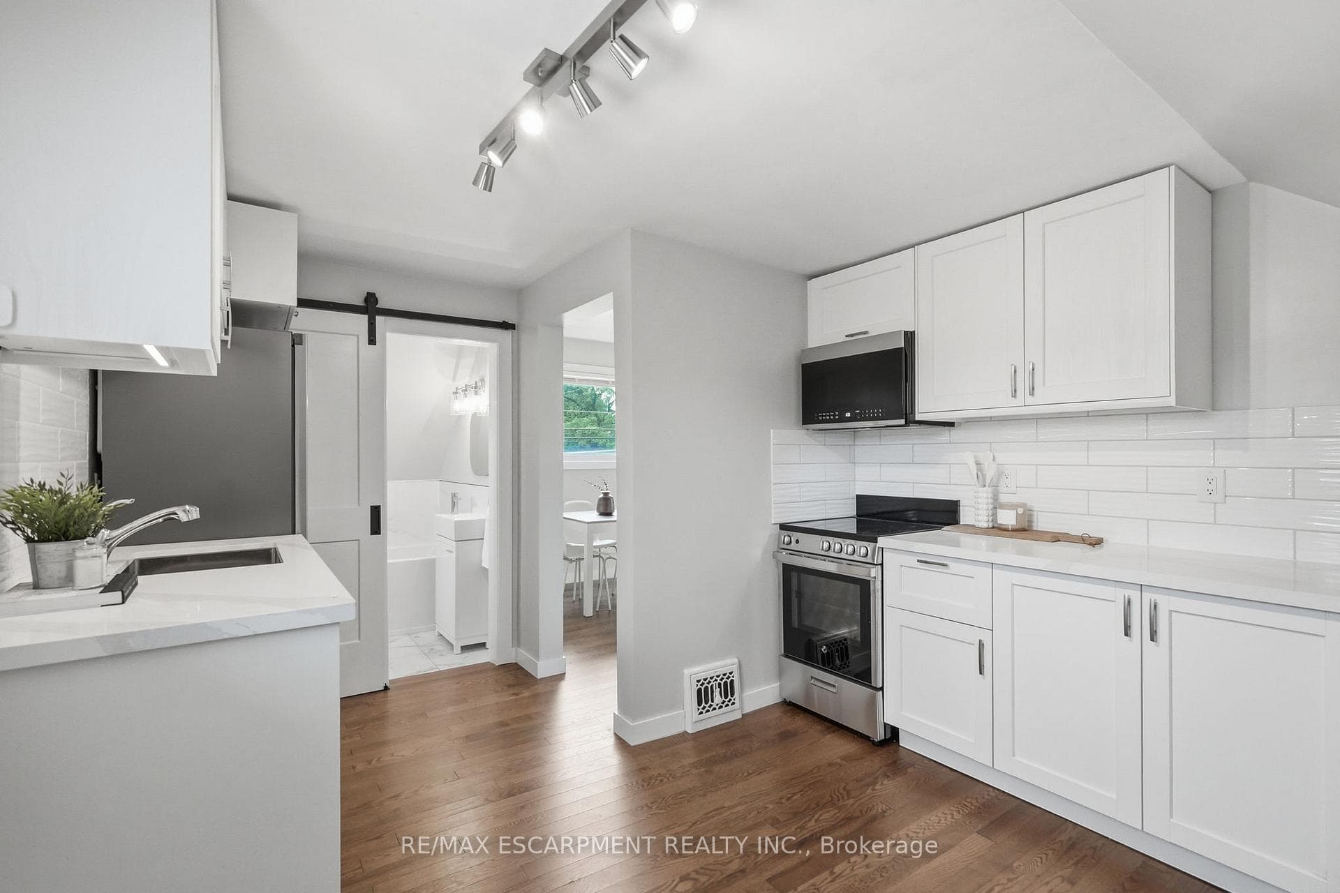 410 Beach Boulevard photo 12