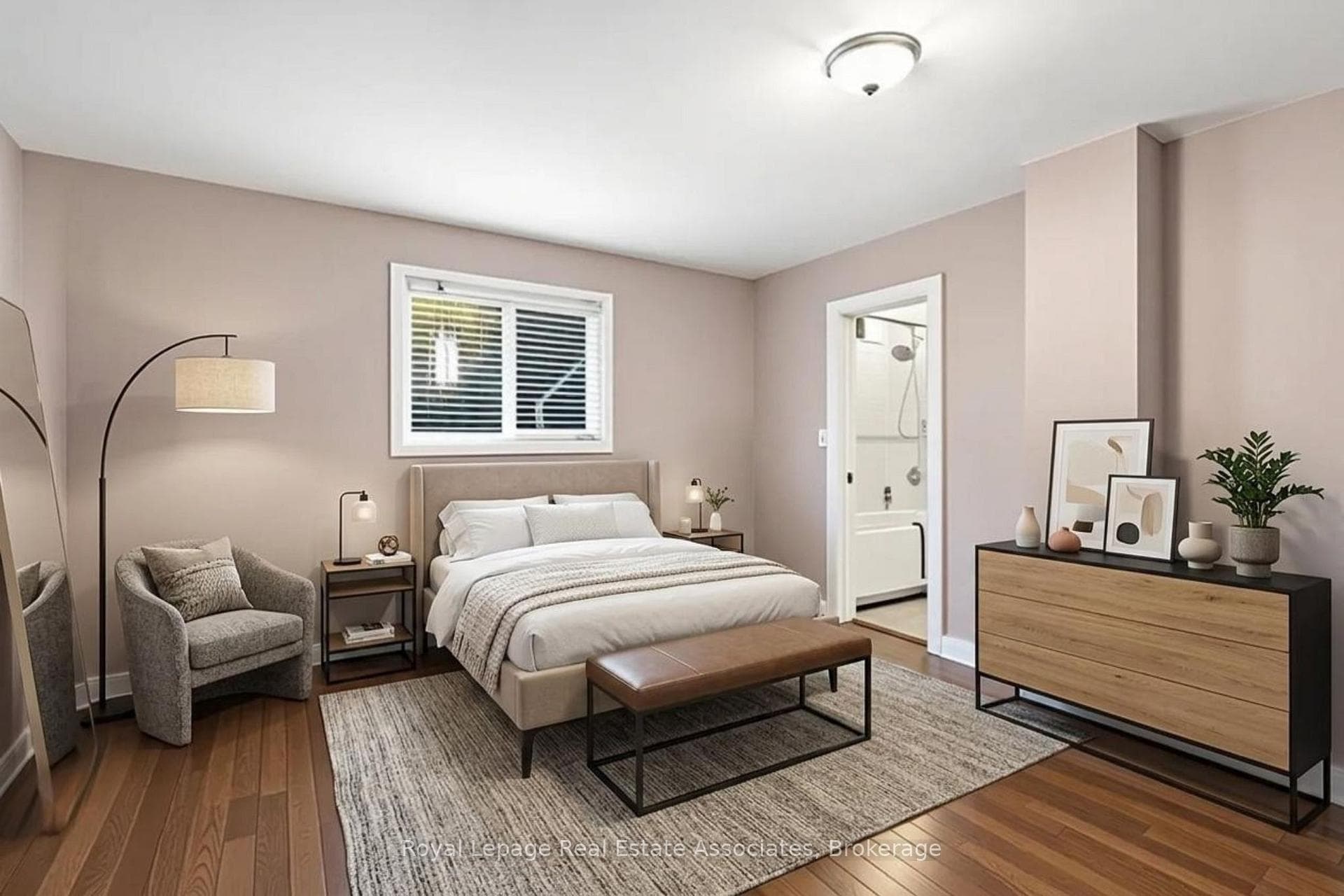 *VIRTUALLY STAGED* Primary Bedroom