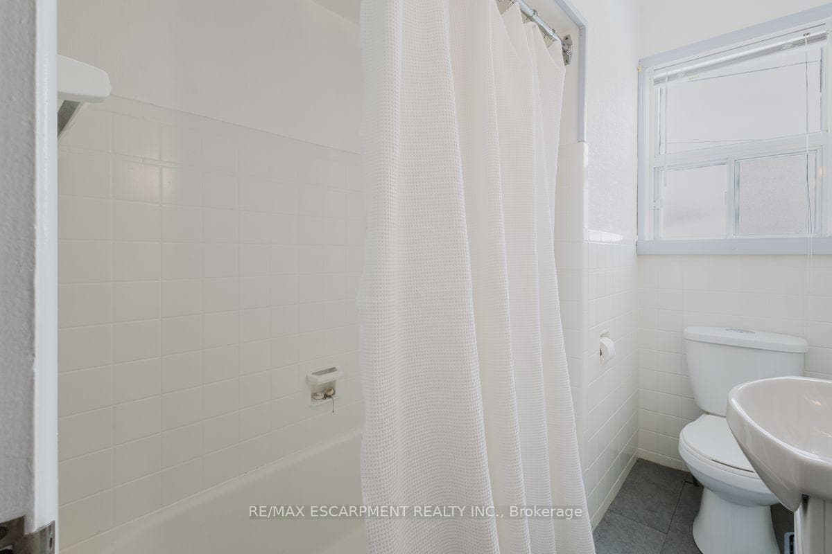 18 Marion Crescent photo 18