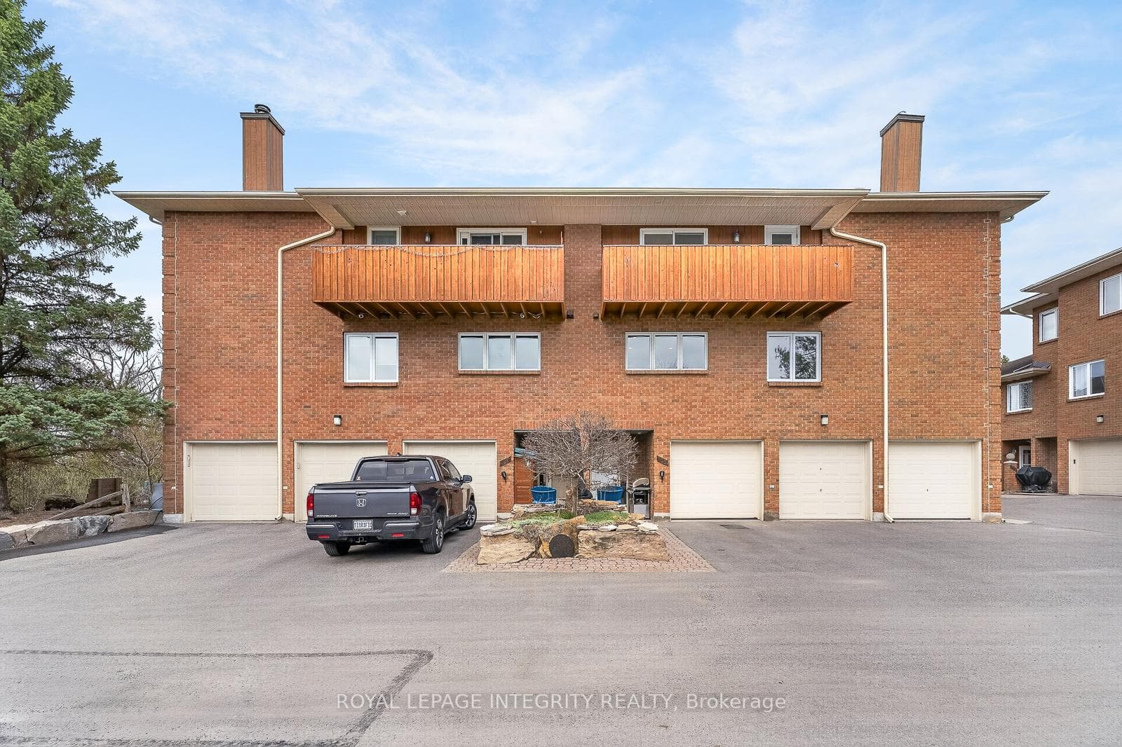 108 Stratas Court Unit 8 photo 3
