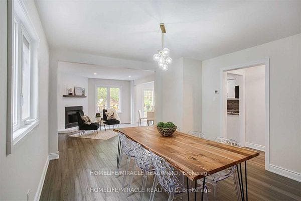 2889 Gulfstream Way photo 8