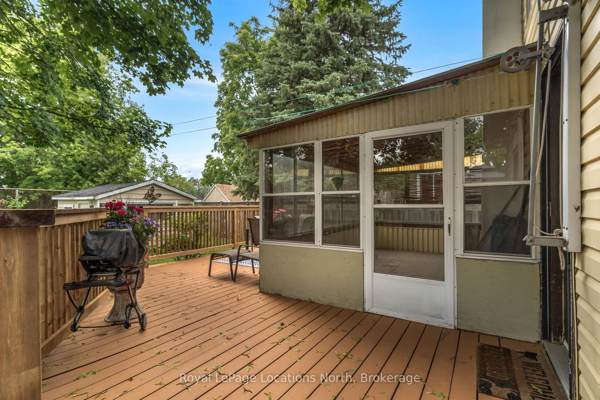 520 Maple Street photo 29