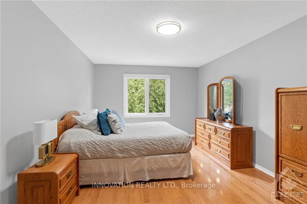 81 HANSEN Avenue photo 16