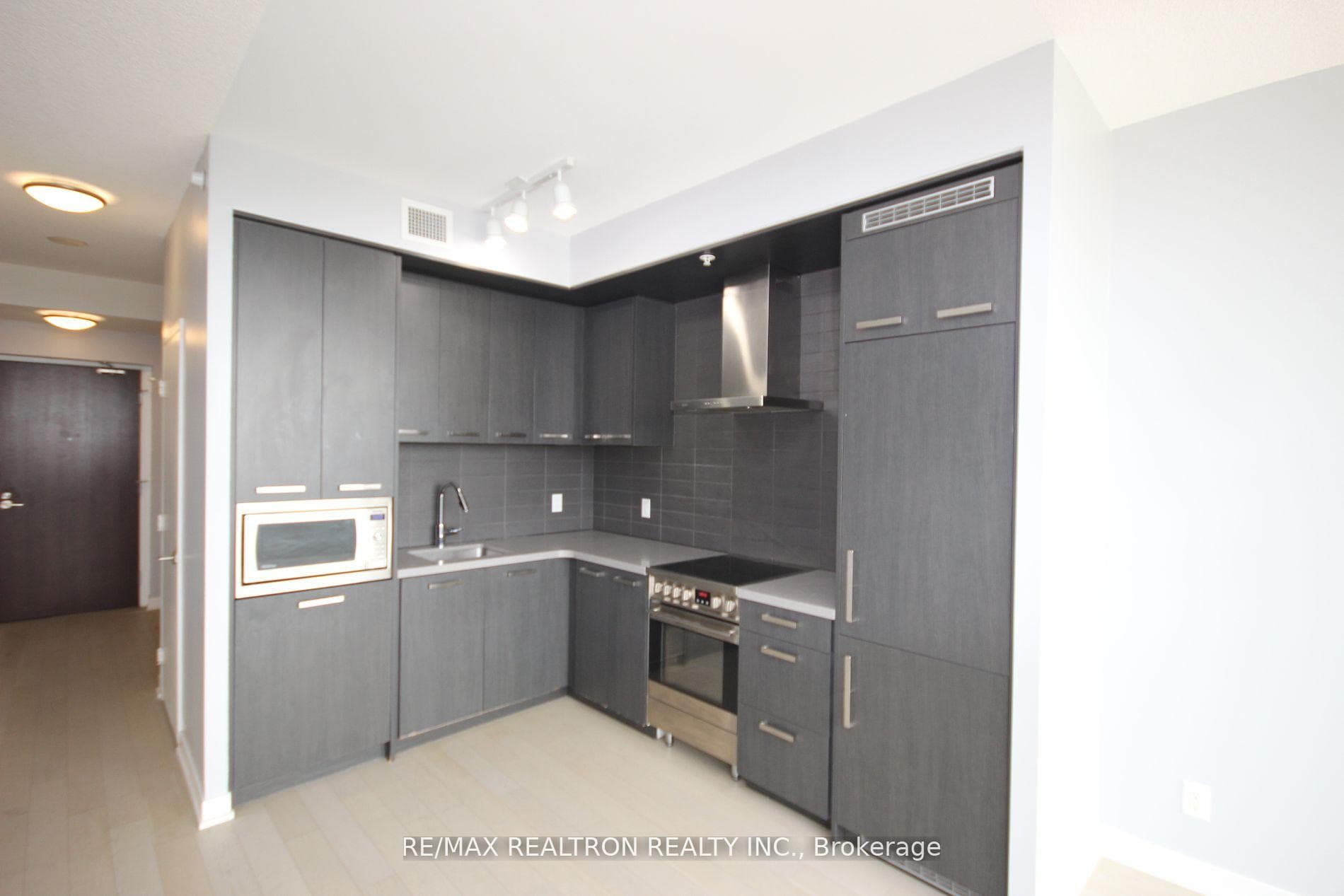 120 Bayview Avenue Unit S503 photo 6
