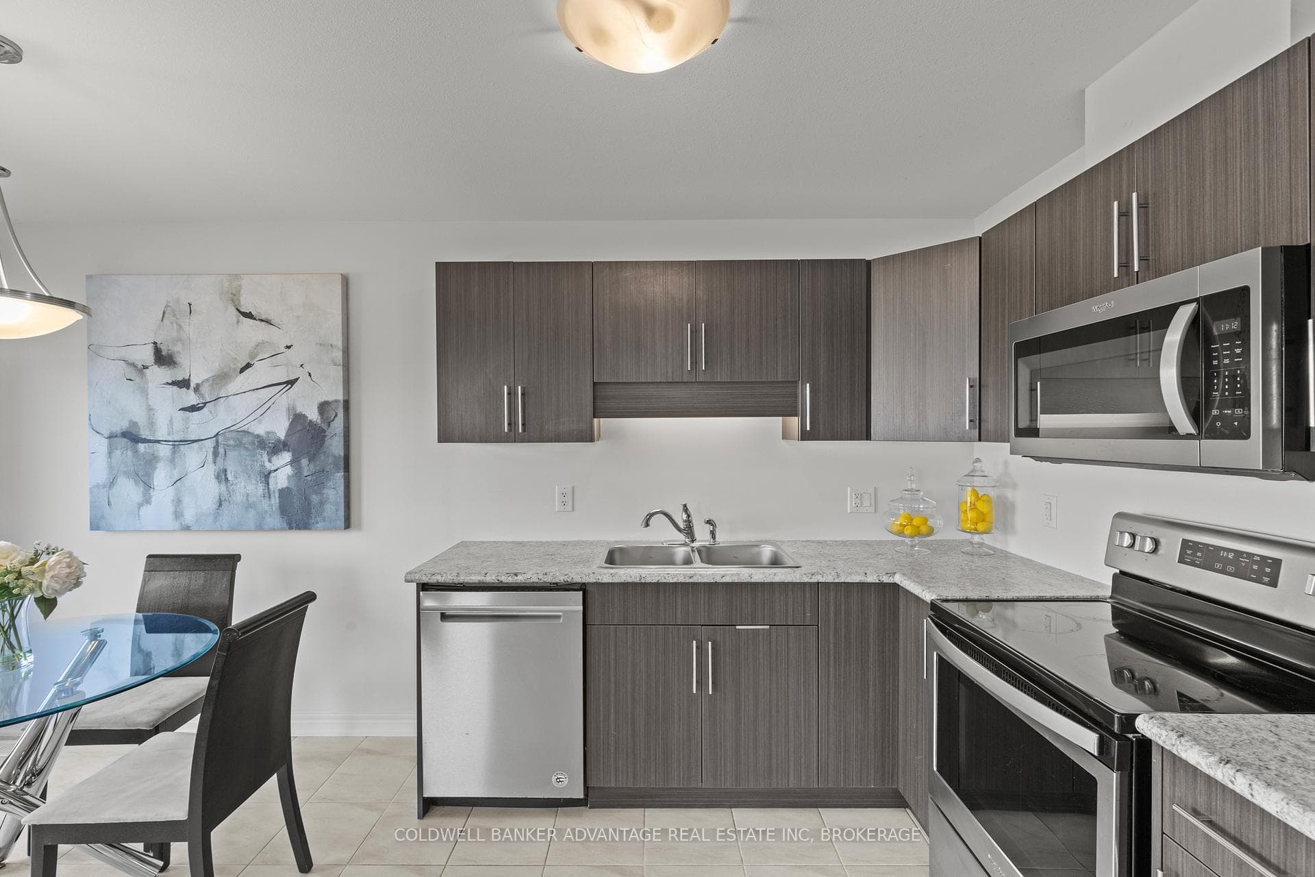 222 Heron Street photo 6