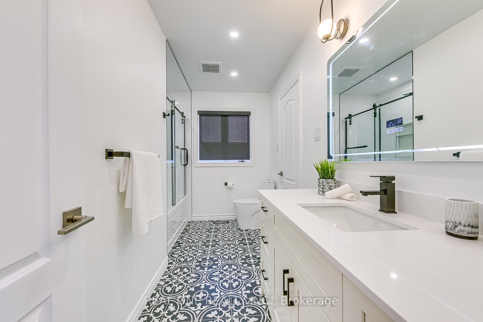 1299 Bayshire Drive photo 25