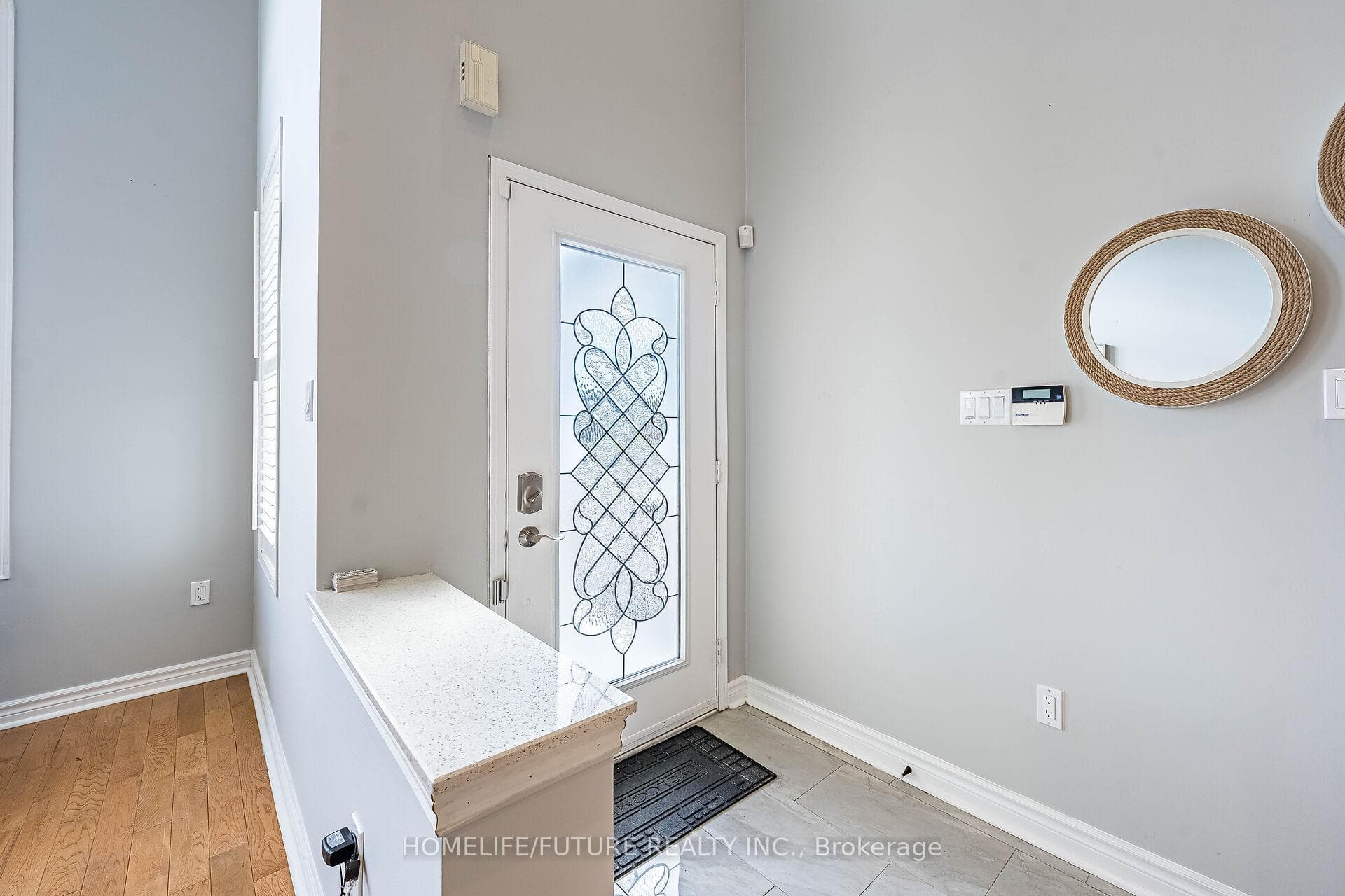 16 Mcqueen Crescent photo 5