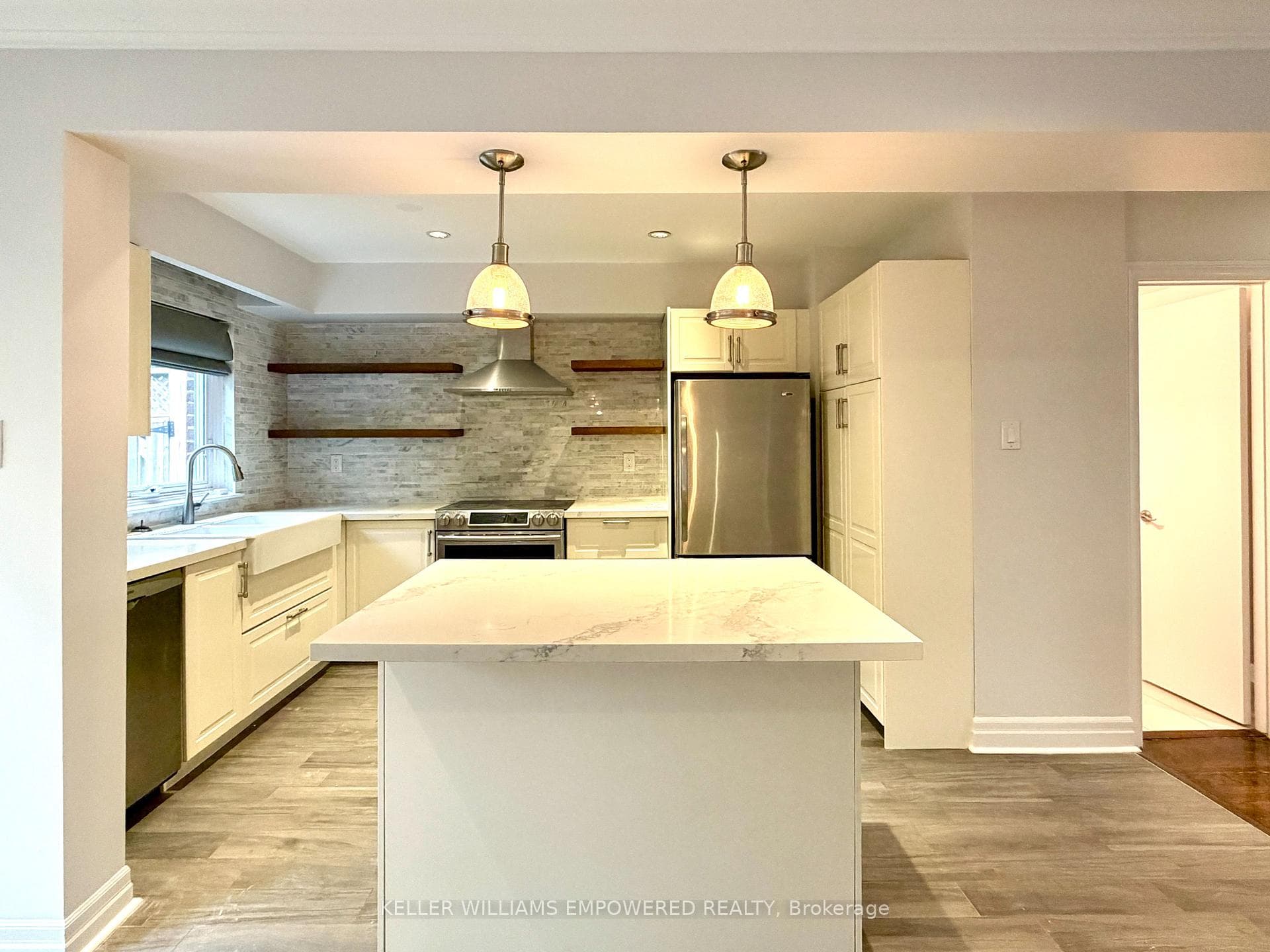 240 Balliol Street photo 8