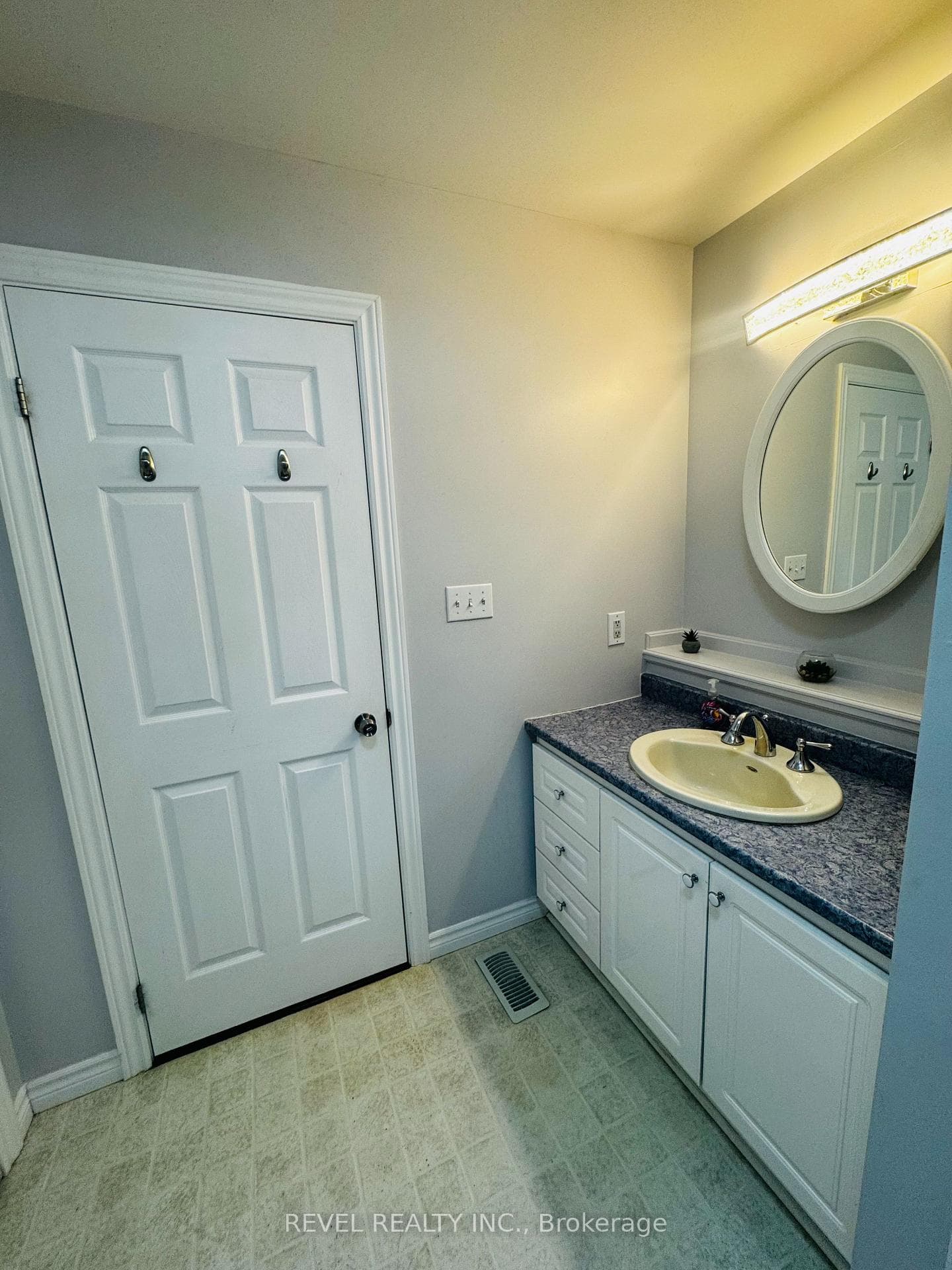 630 Lonergan Boulevard Unit Unit 404 photo 22