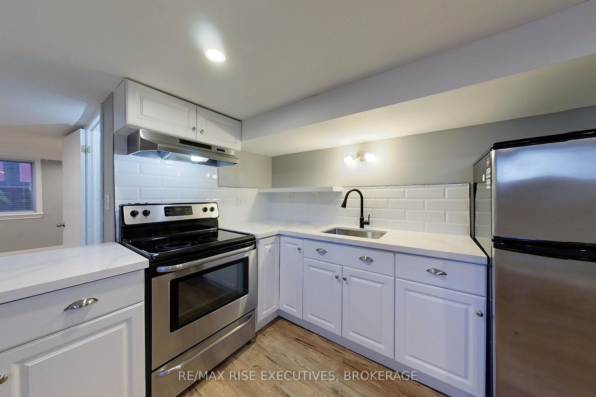 2 Howard Crescent Unit 2 photo 8