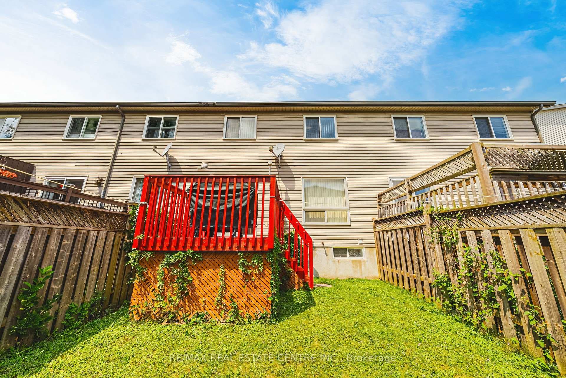 65 Foxglove Crescent photo 28