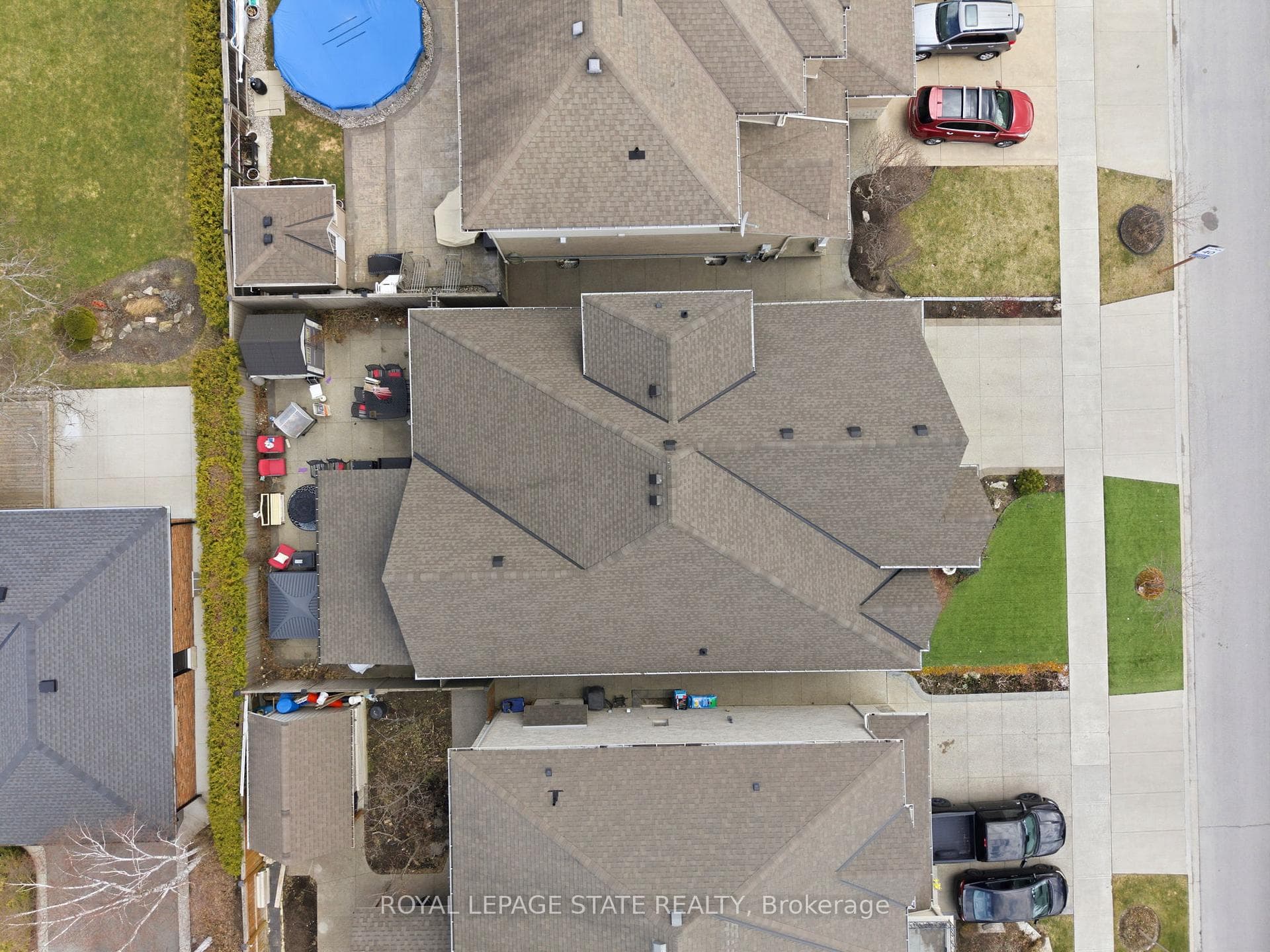 85 Hillcroft Drive photo 46
