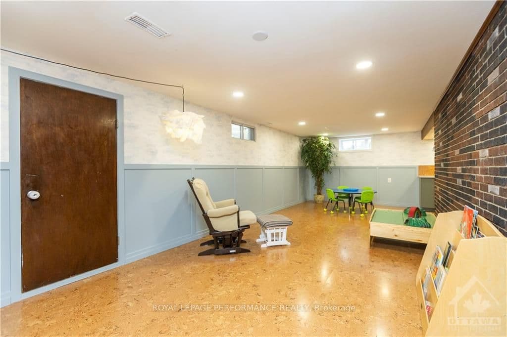 1261 RIDGEMONT Avenue photo 24