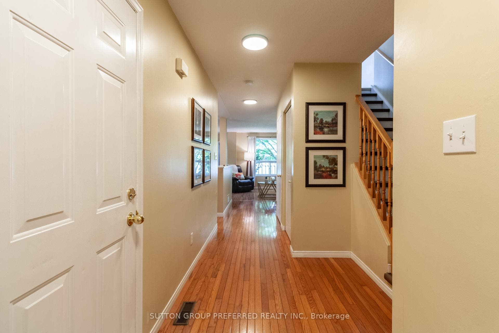 907 Blacksmith Street photo 3
