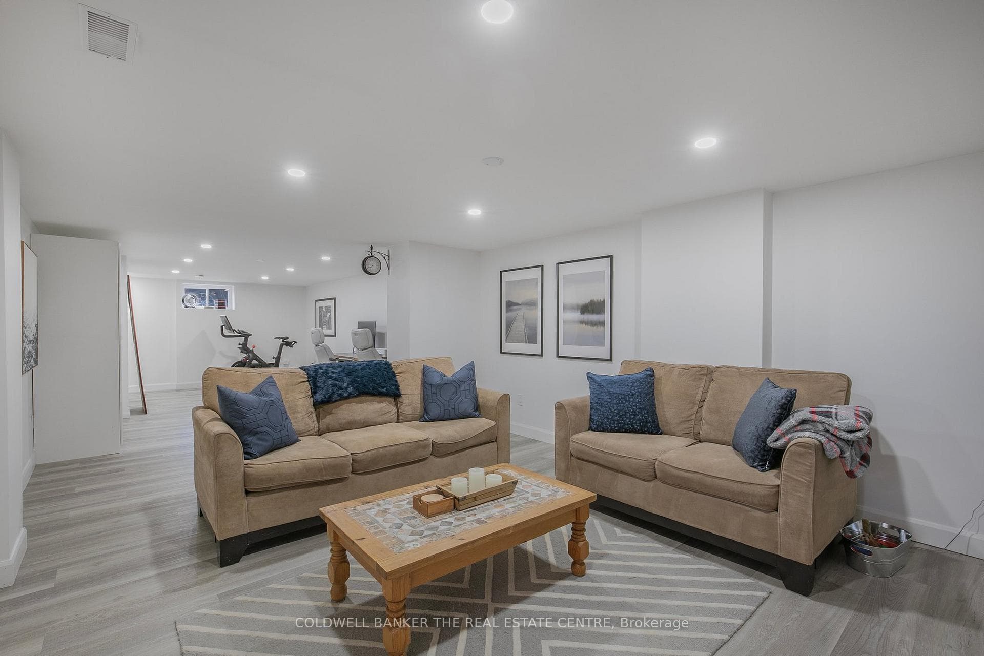 252 Scott Avenue photo 22