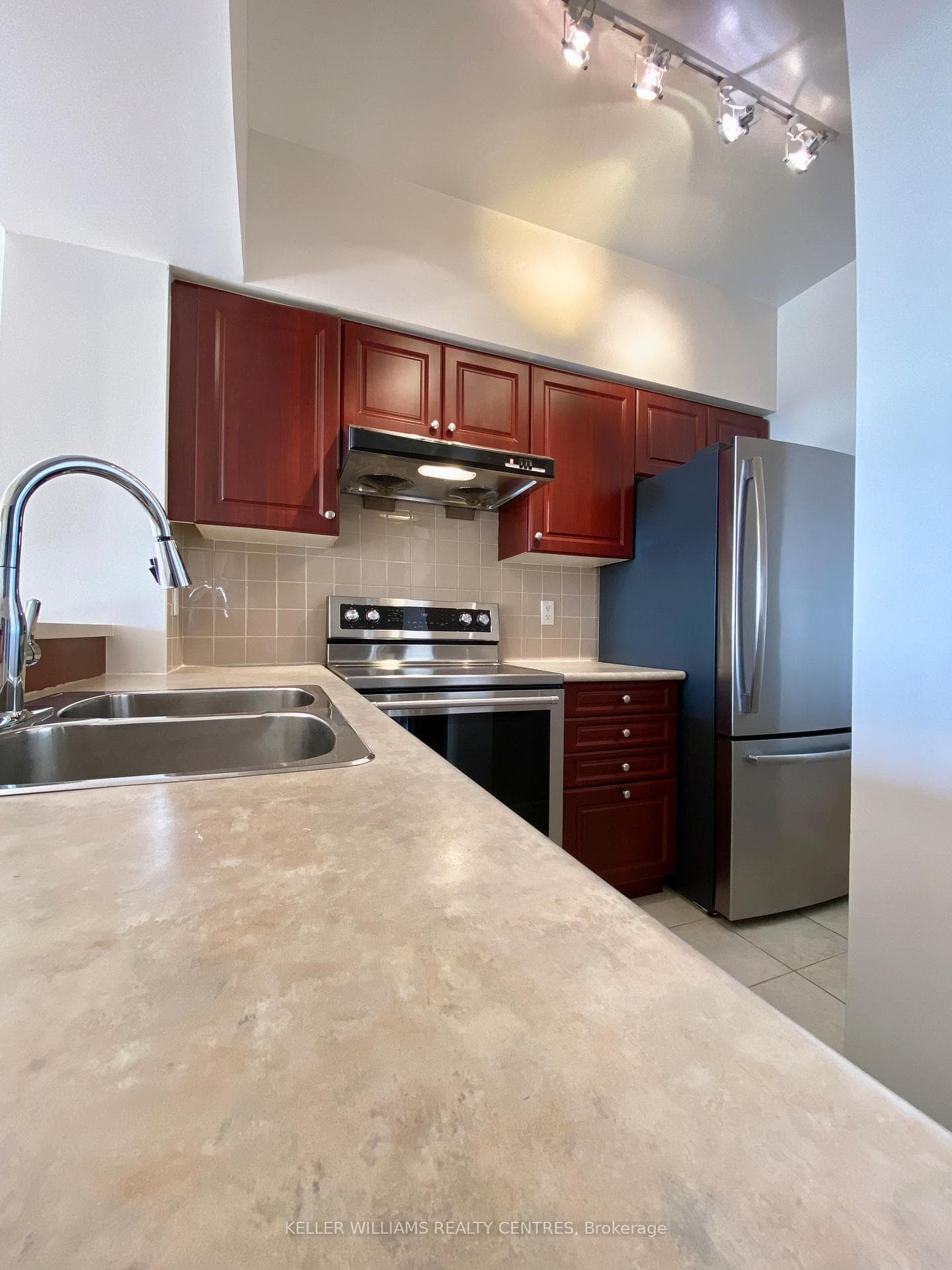 1 Clairtrell Road Unit 1005 photo 16