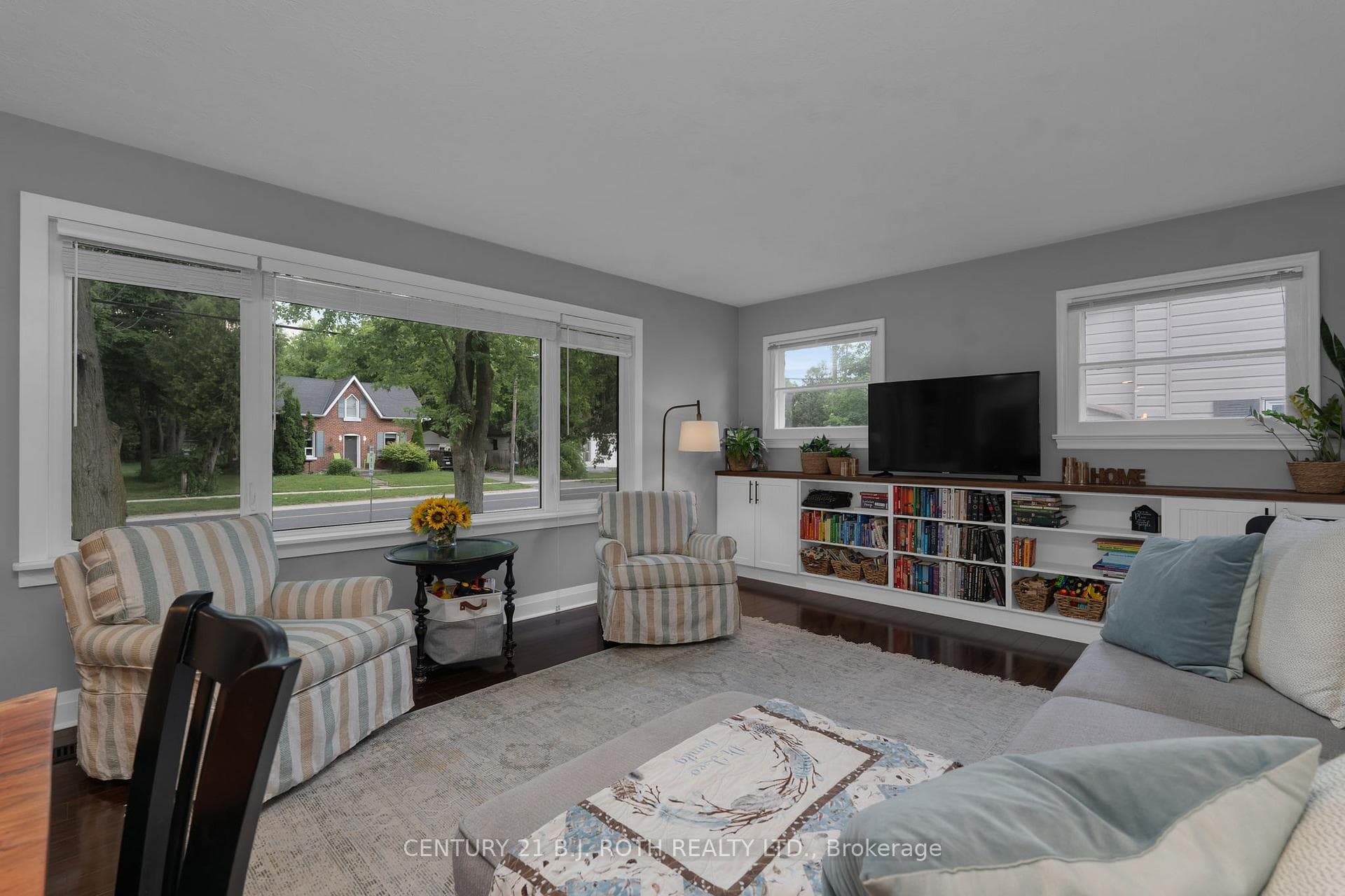 2091 Victoria Street photo 12