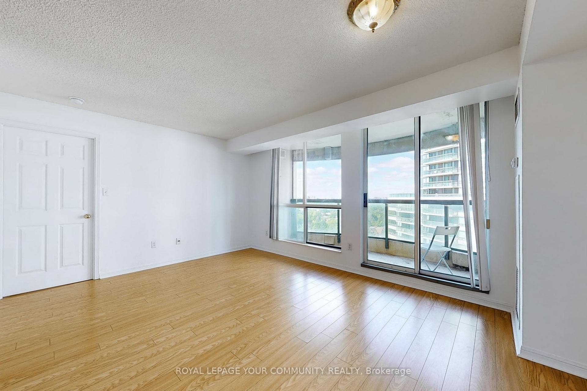 23 Lorraine Drive Unit 1211 photo 13