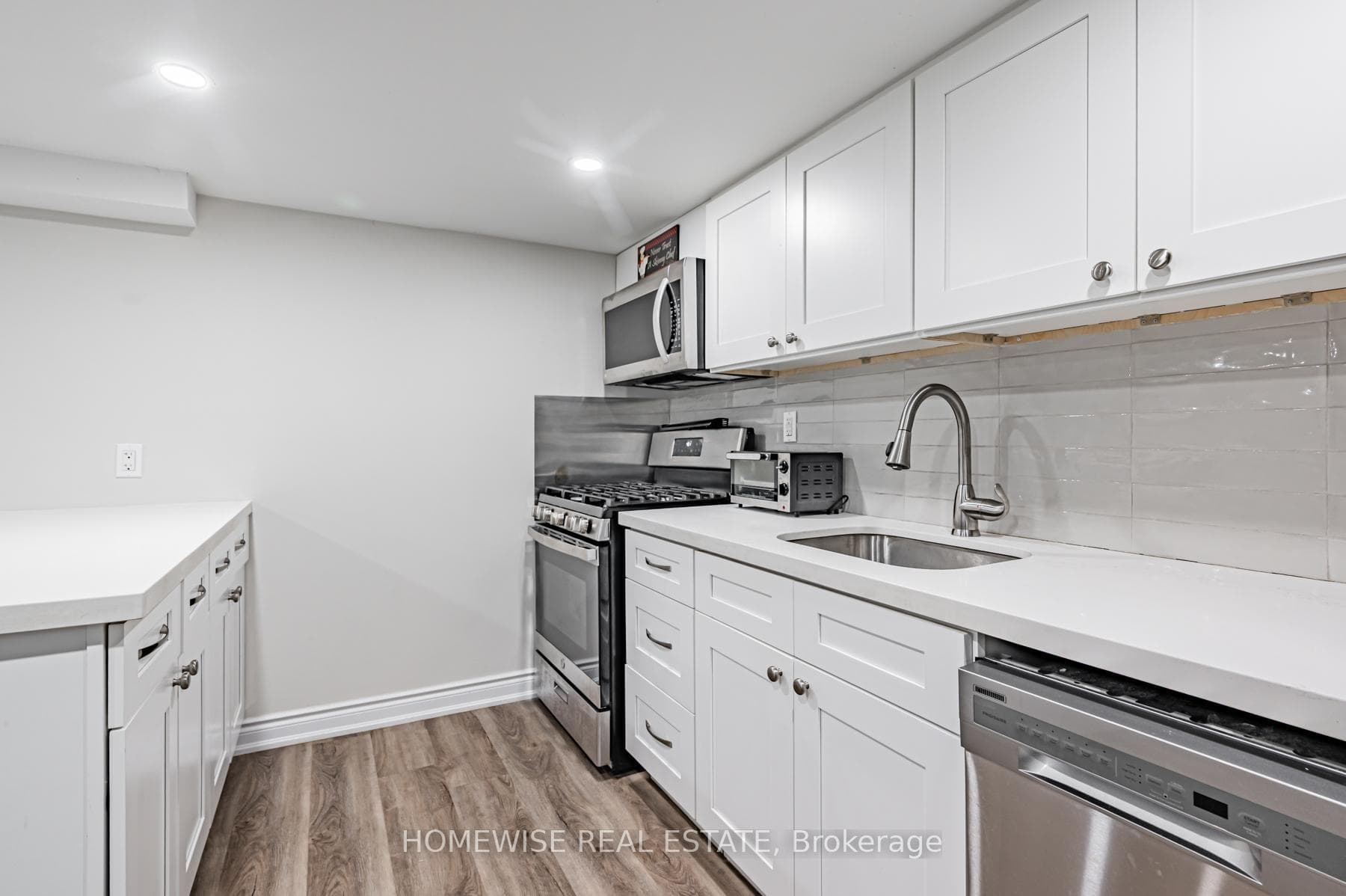 68 Fairleigh Crescent Unit Lower photo 6