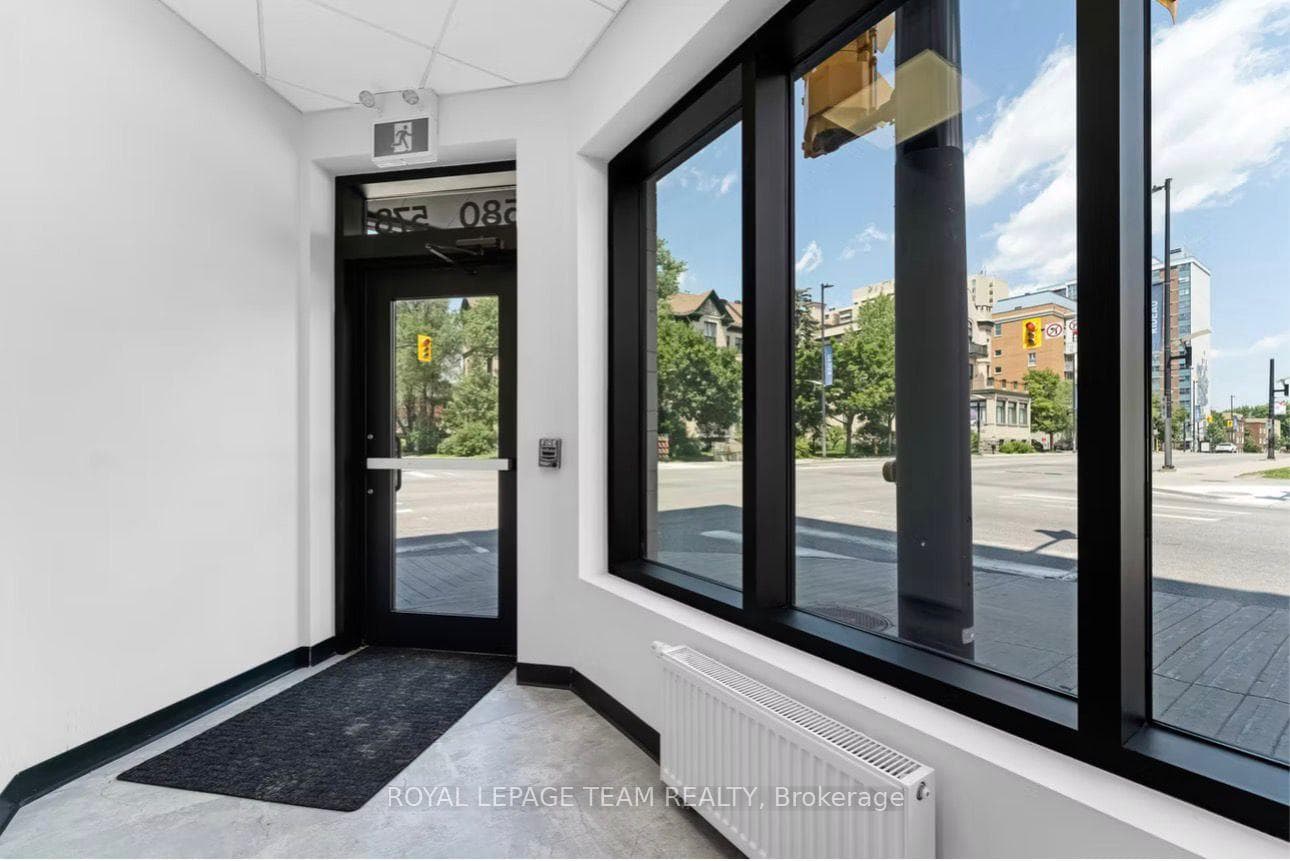 168 Charlotte Street Unit 104 photo 3