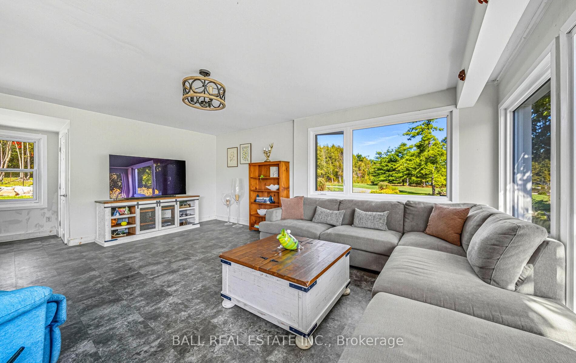 497 Sawmill Road photo 4
