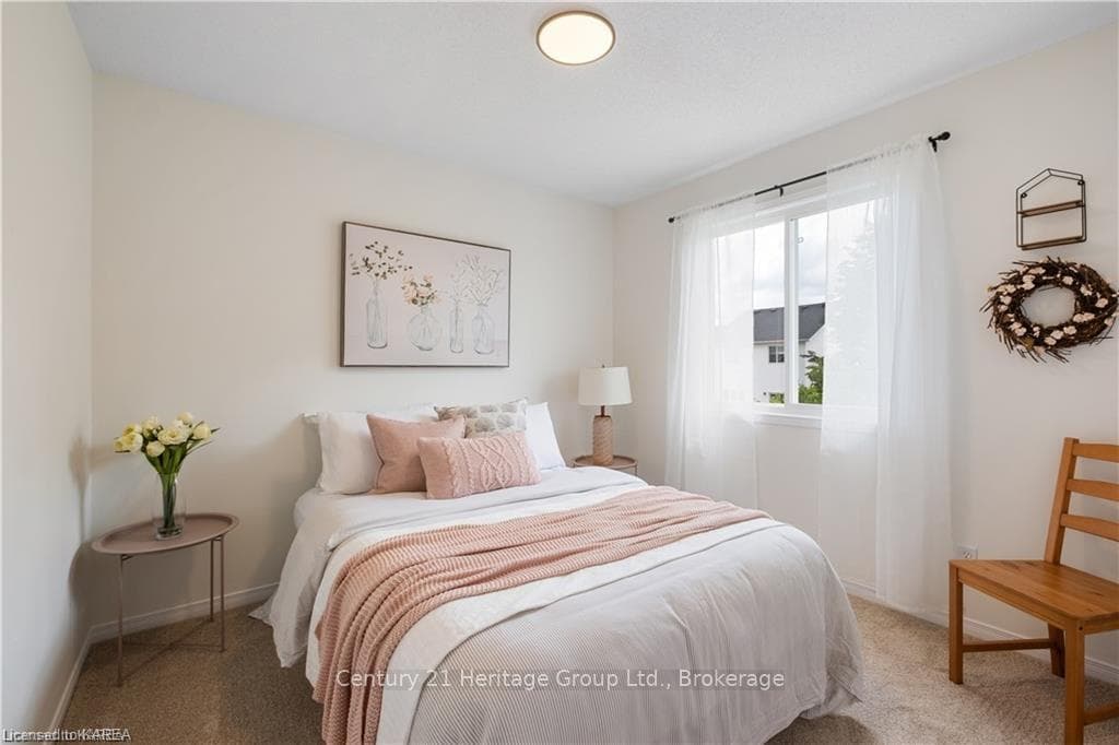 1032 RAINBOW Crescent photo 26