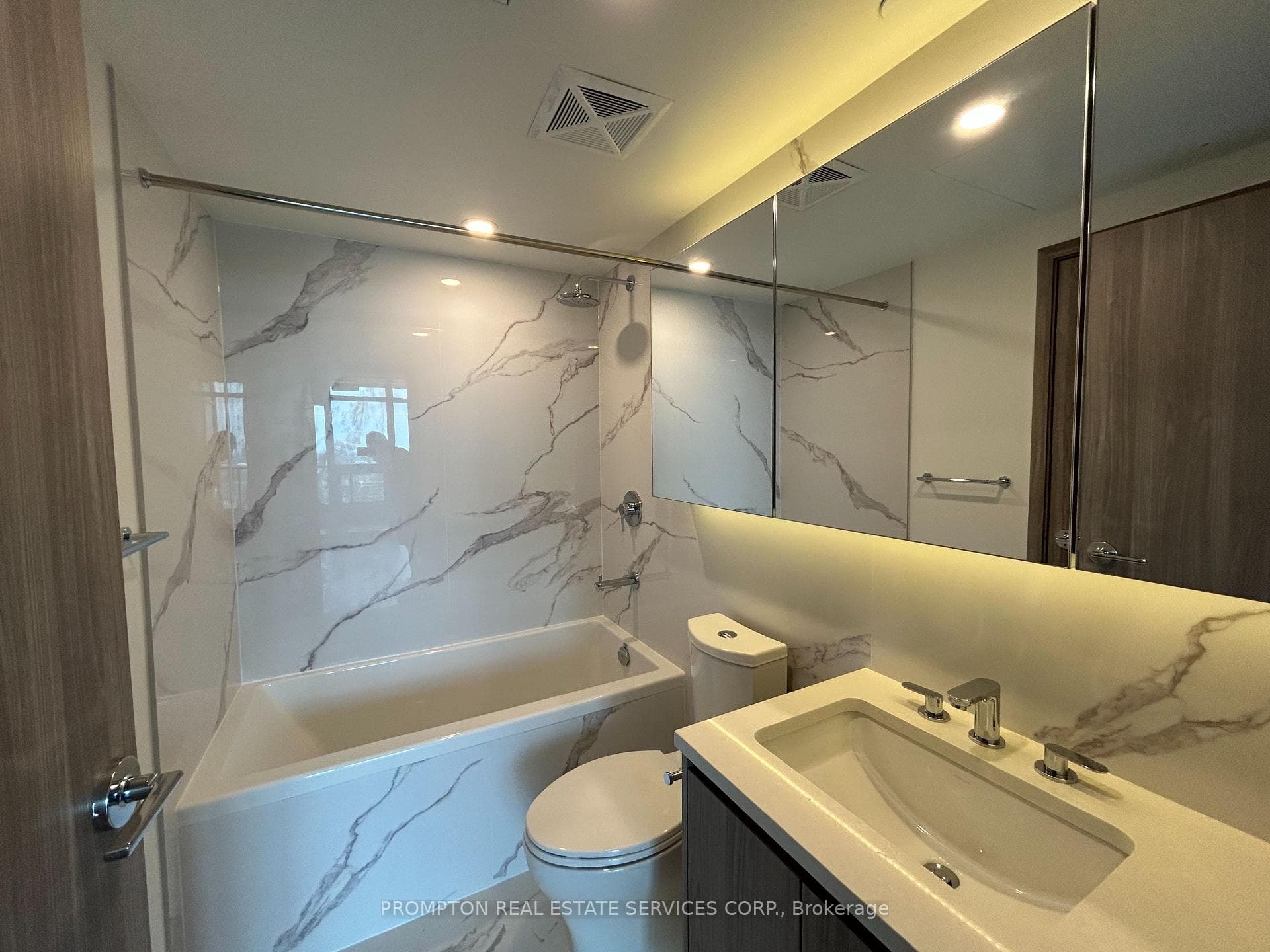 1 Concord Cityplace Way Unit 5212 photo 8
