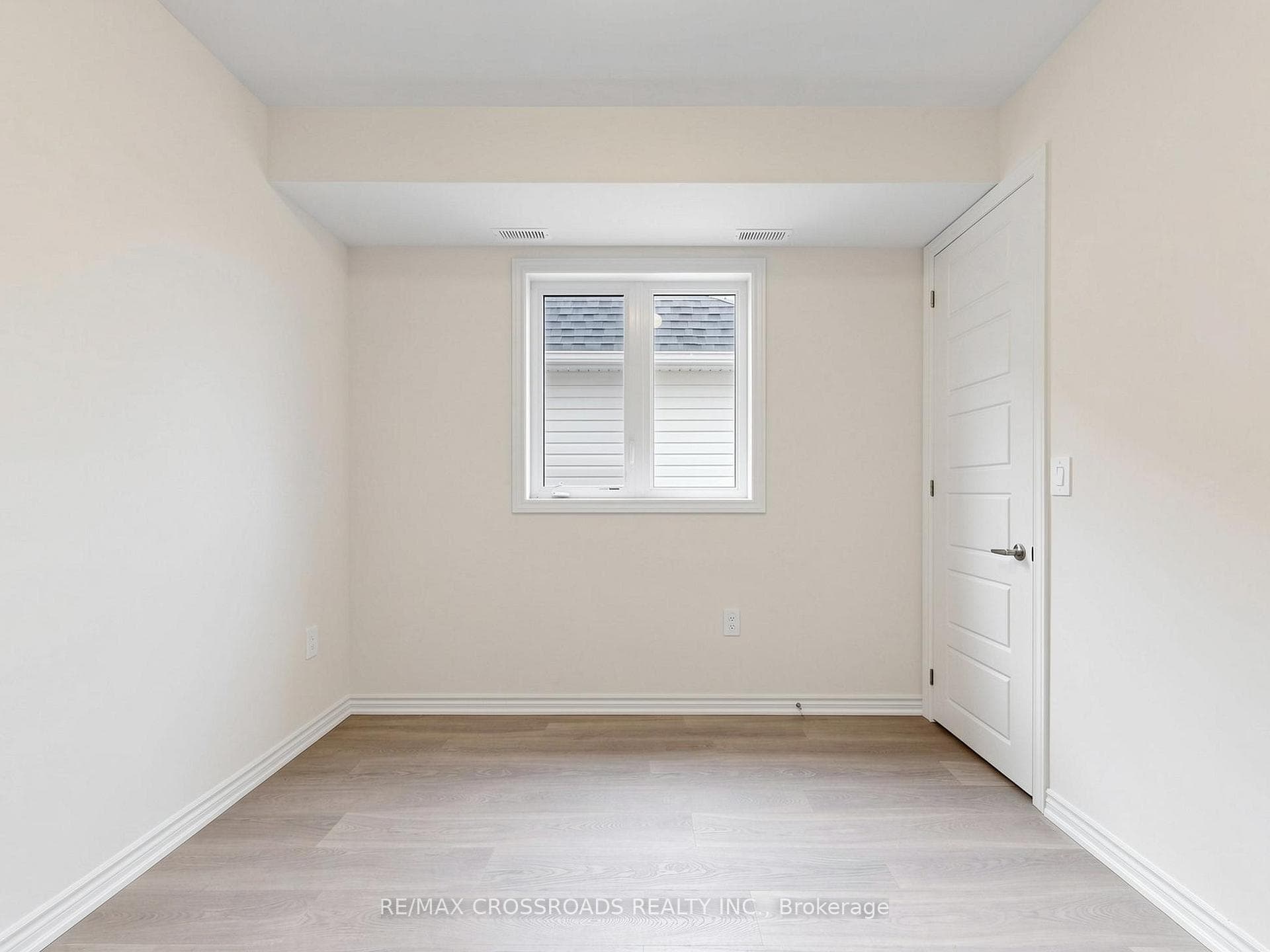 102 Donald Cameron Crescent Unit Main photo 24