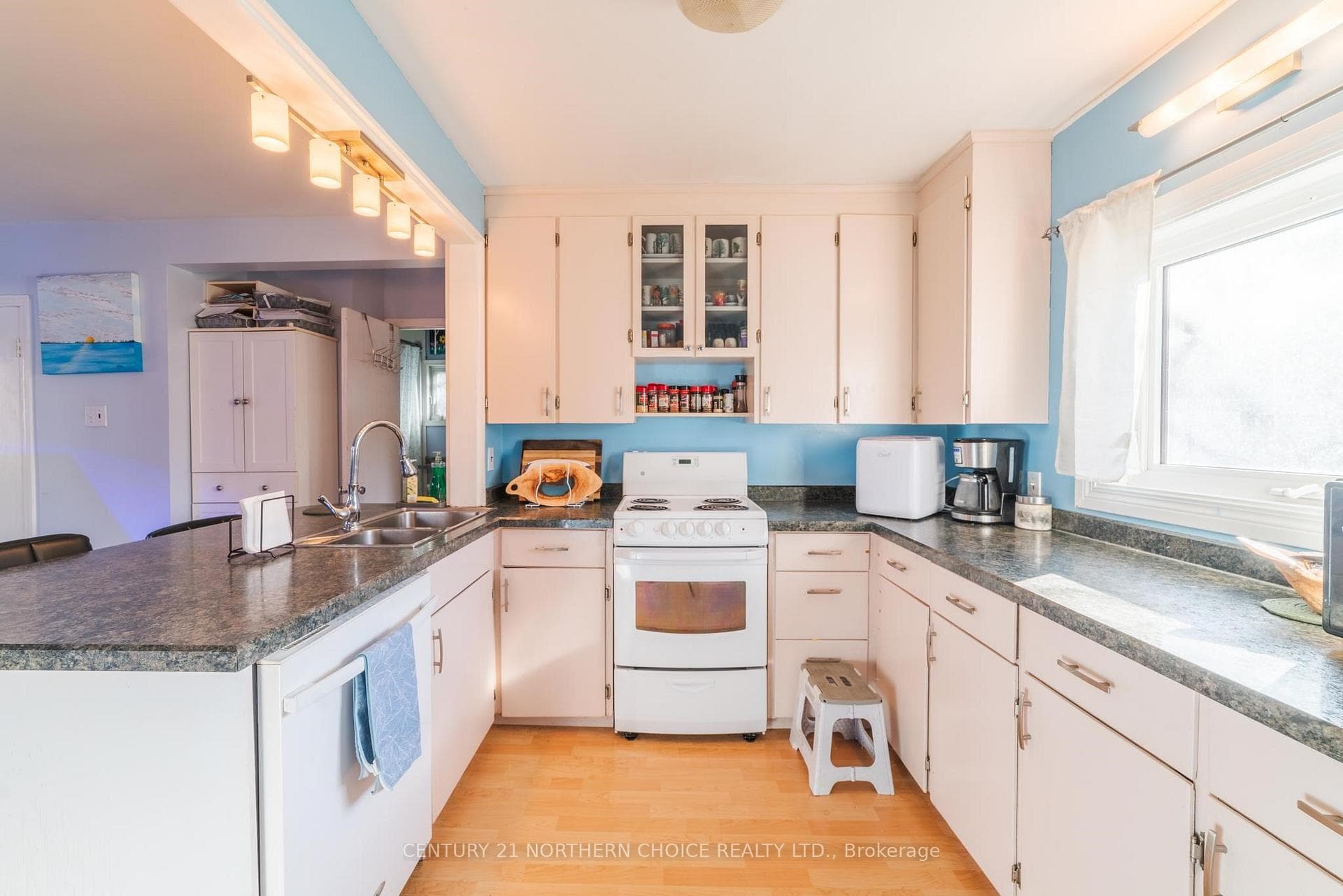 233 Third Street photo 8