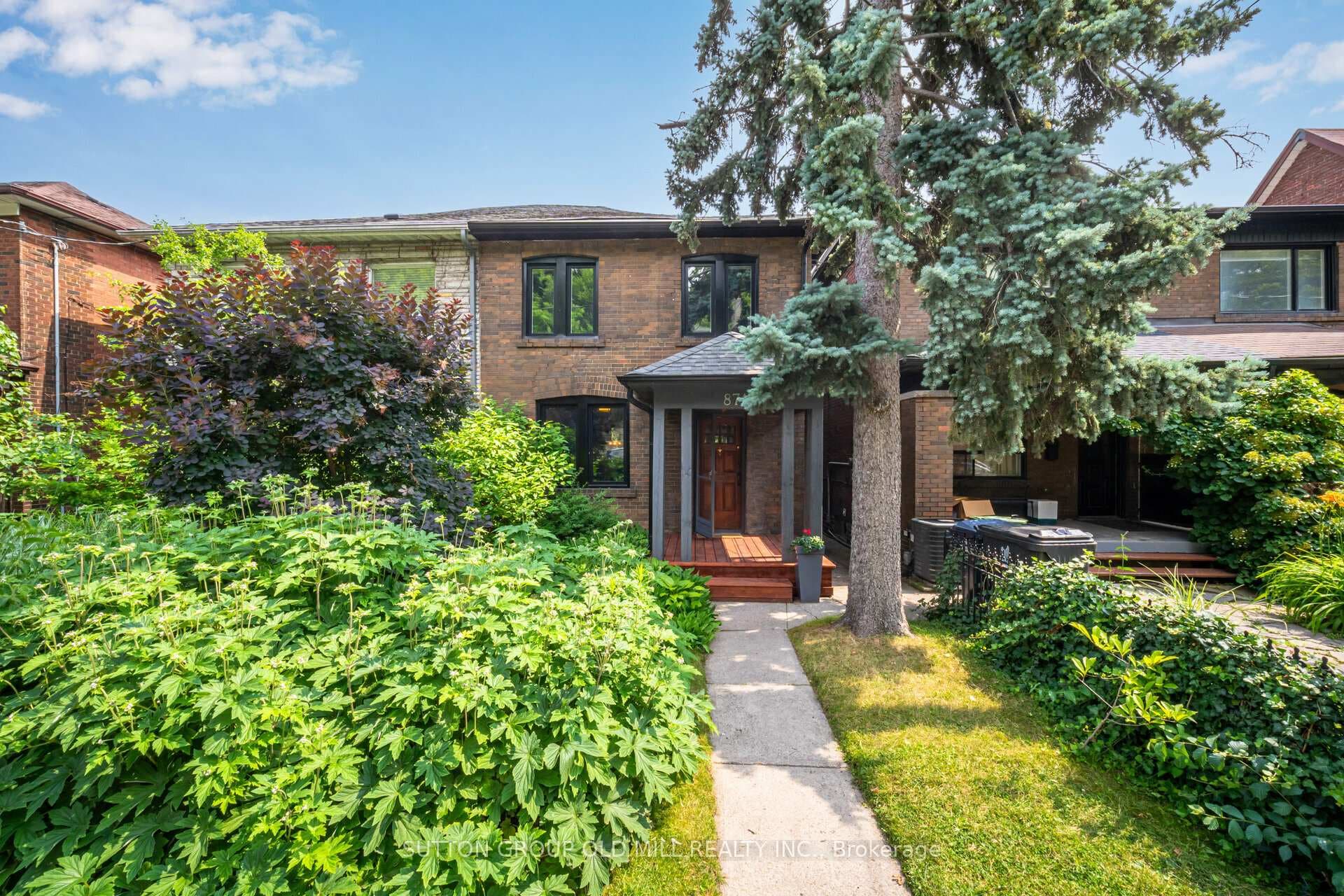 871 Davenport Road photo 1