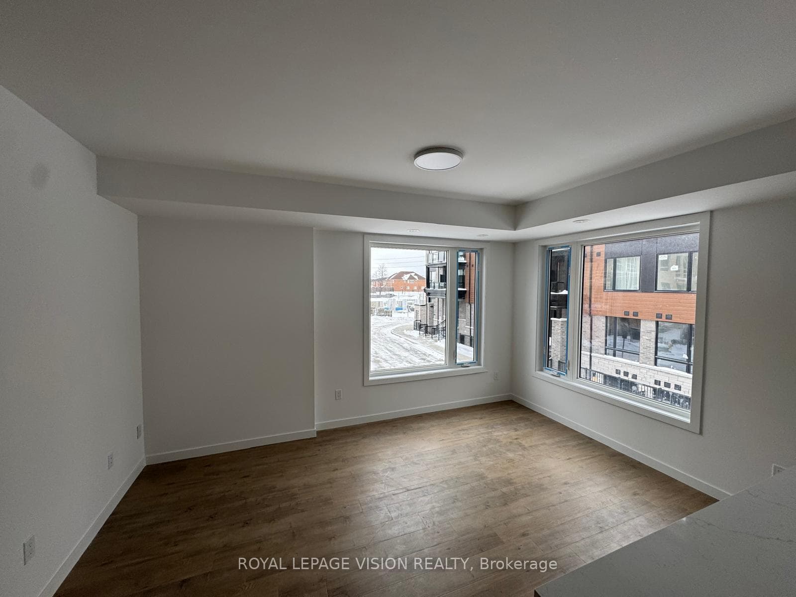 113 Marydale Avenue Unit 18 photo 3