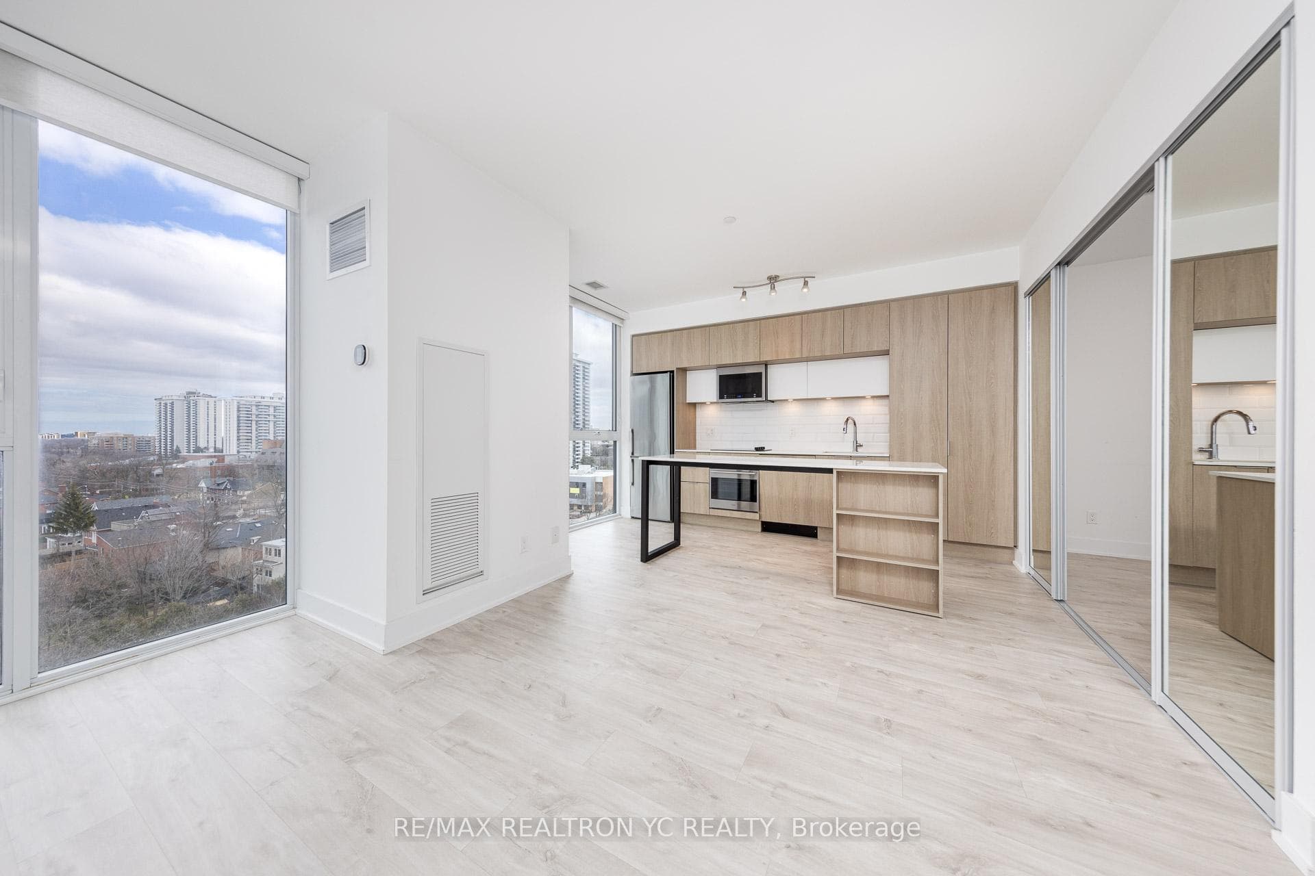 1 Belsize Drive Unit 801 photo 3
