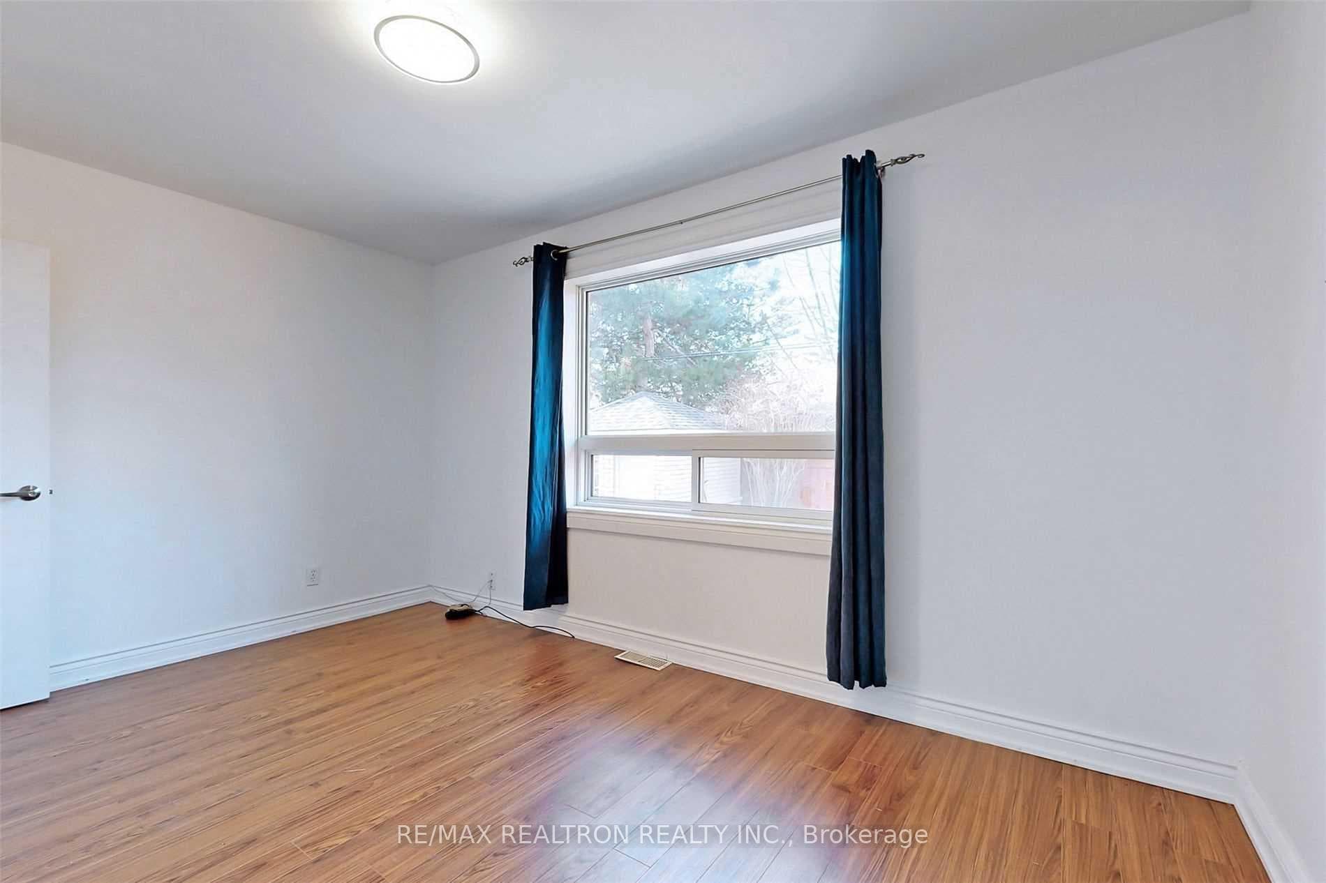 395 Taylor Mills Drive Unit Upper photo 17