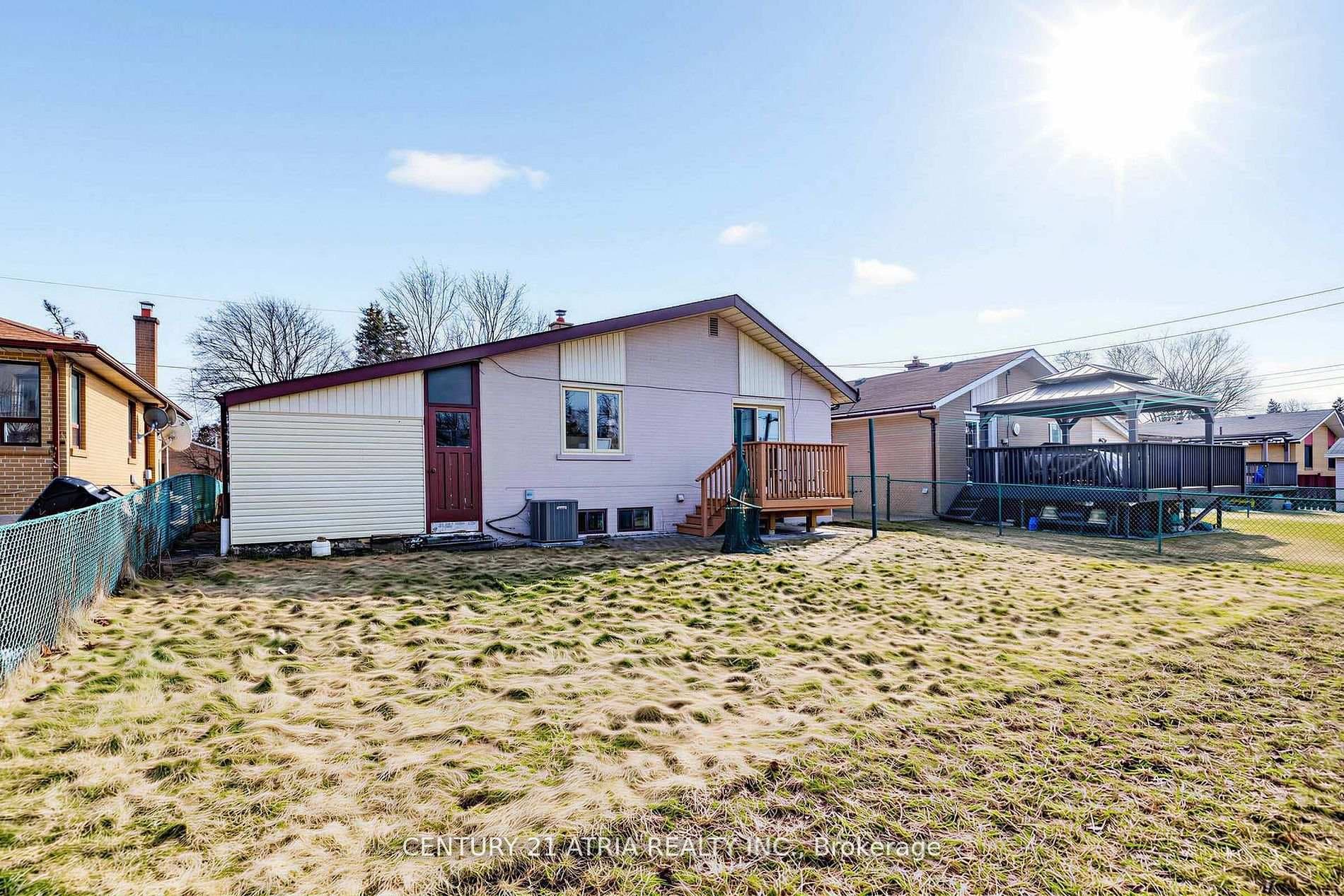 7 Rockport Crescent photo 32
