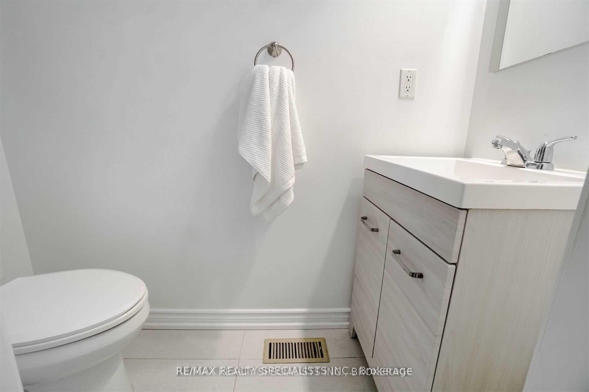 22 Applegrove Court photo 14