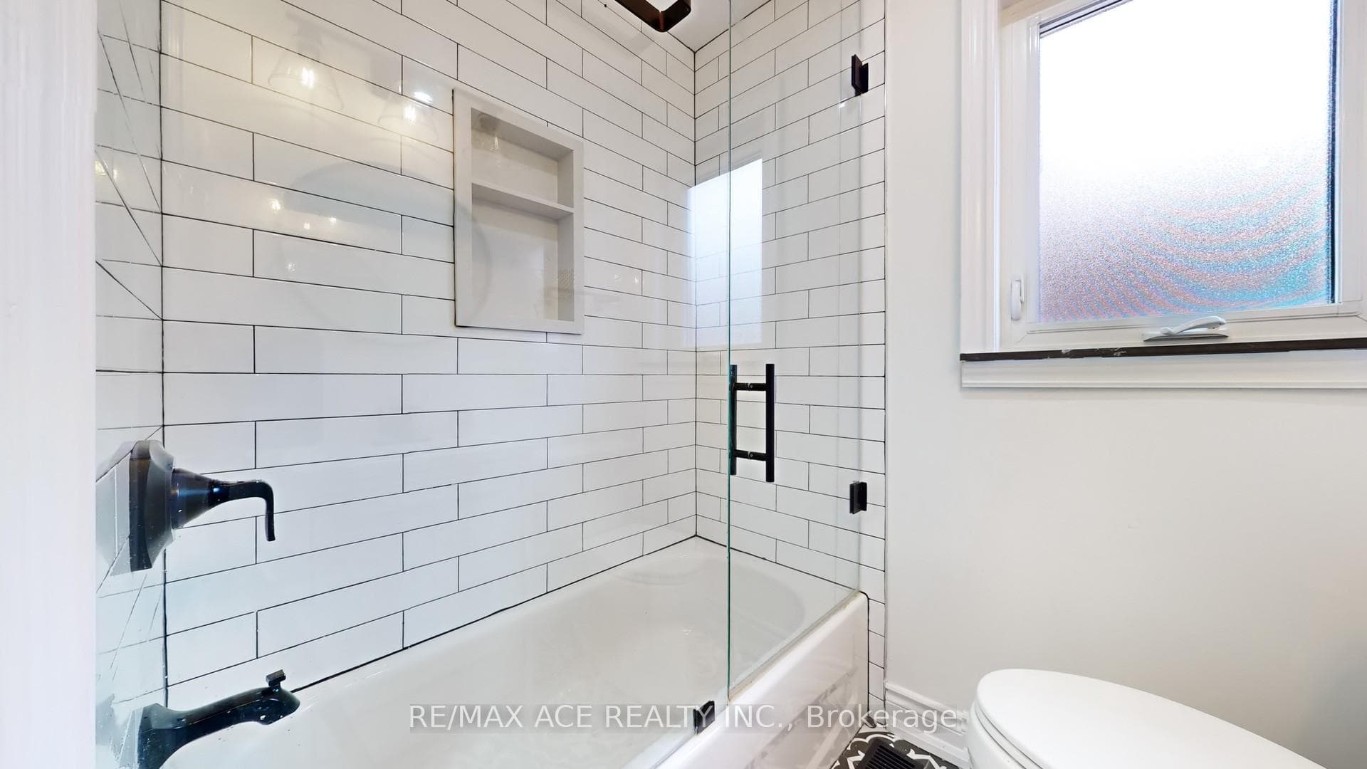 135 August Avenue photo 18