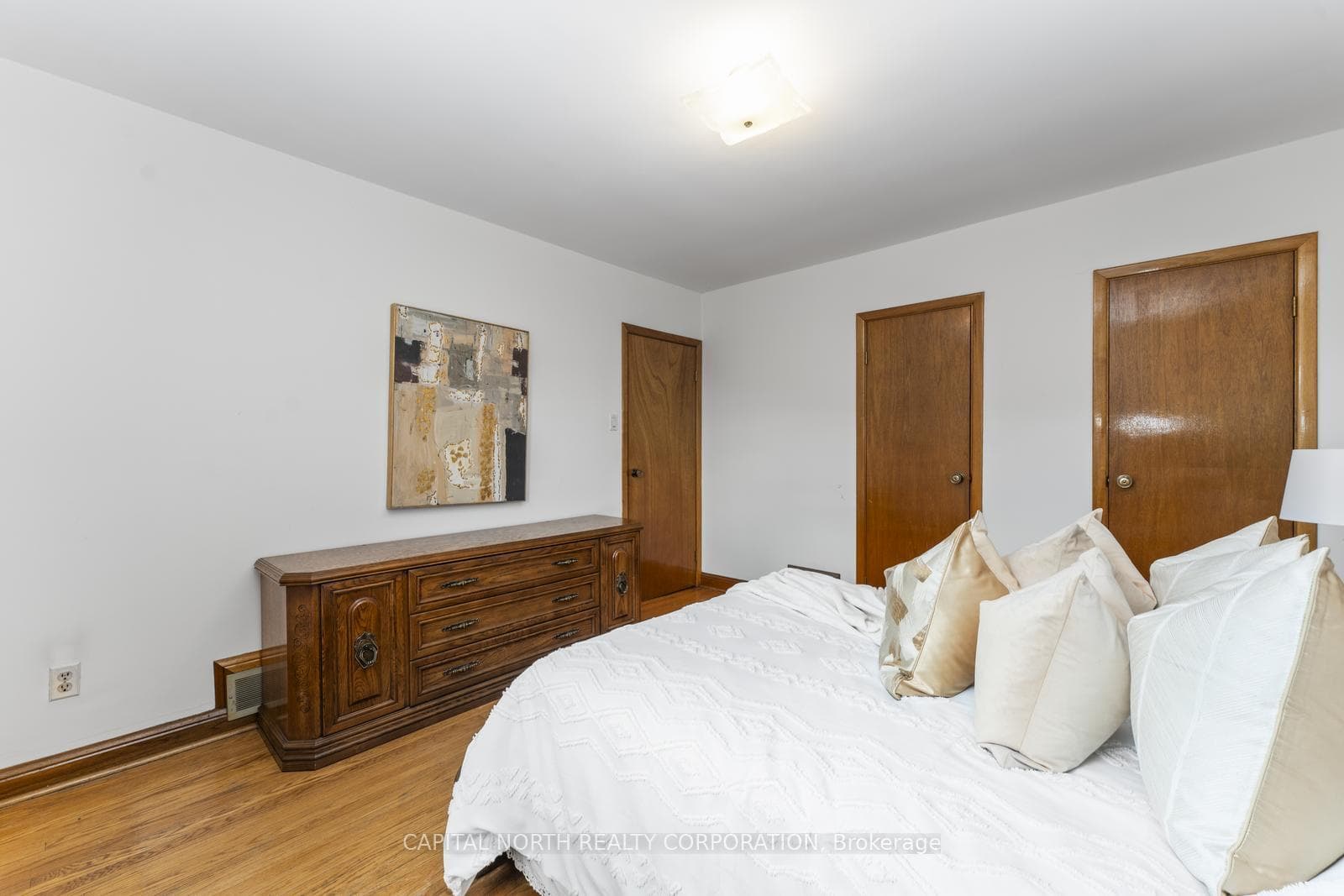 100 Cuffley Crescent photo 15