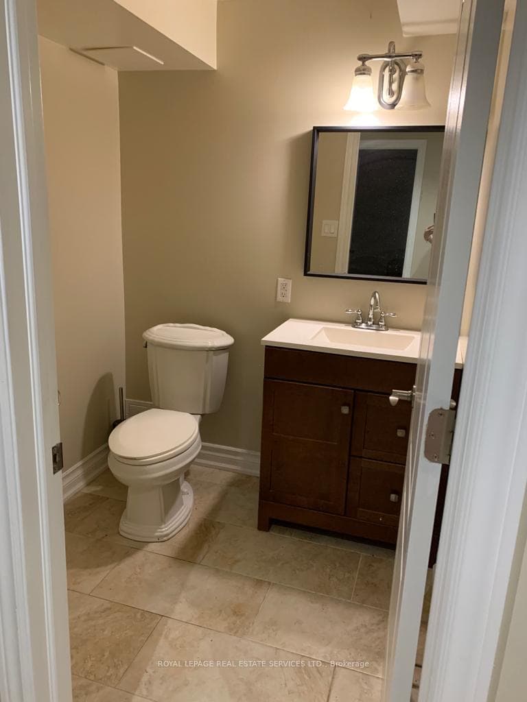 2256 Manor Hill Drive Unit Lower photo 10