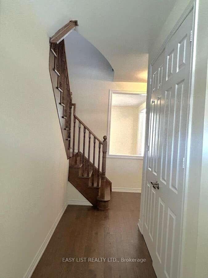 37 Royal Fern Crescent photo 6