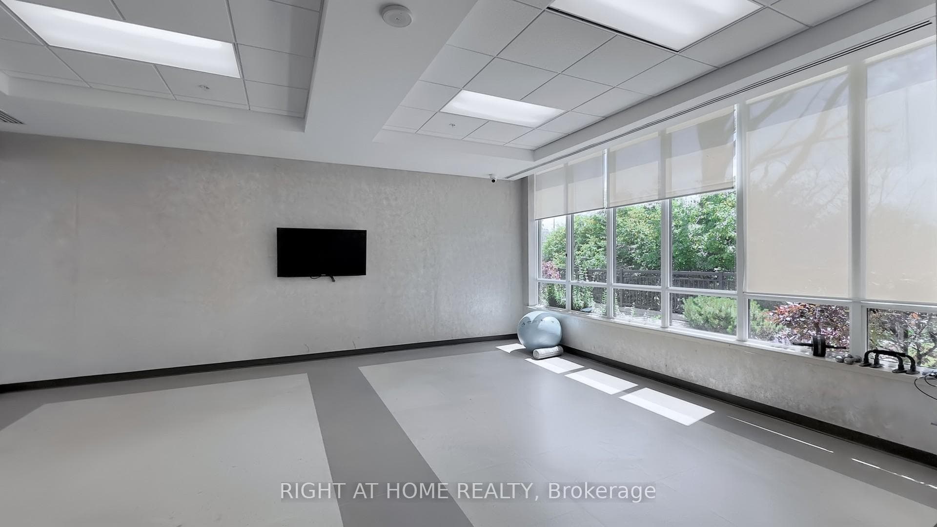 95 North Park Road Unit PH16 photo 35