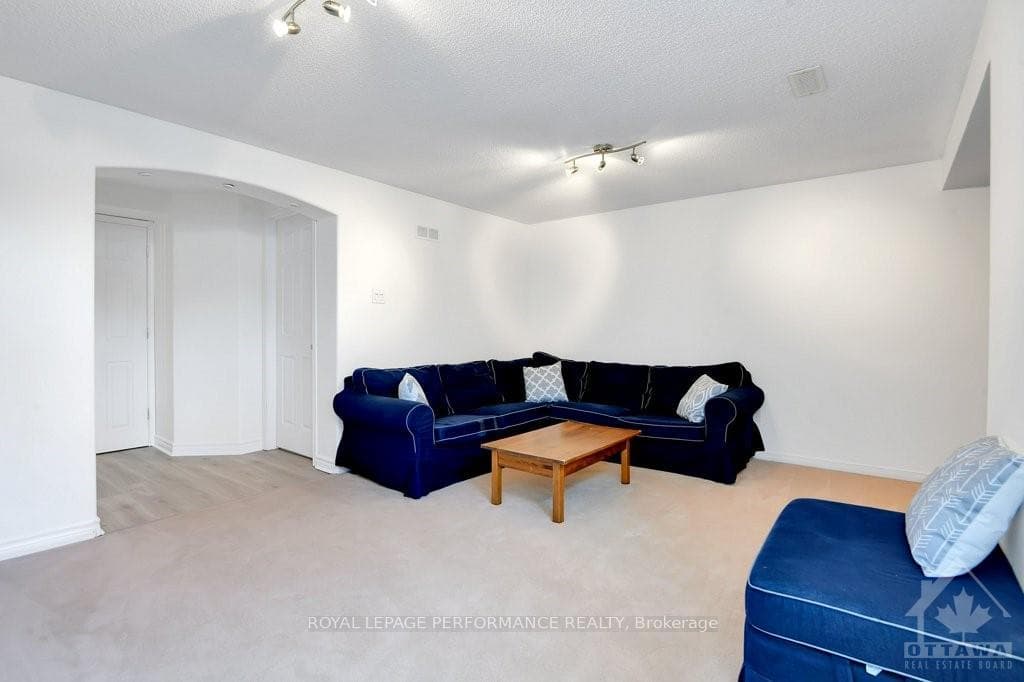 117 DUNTROON Circle photo 20