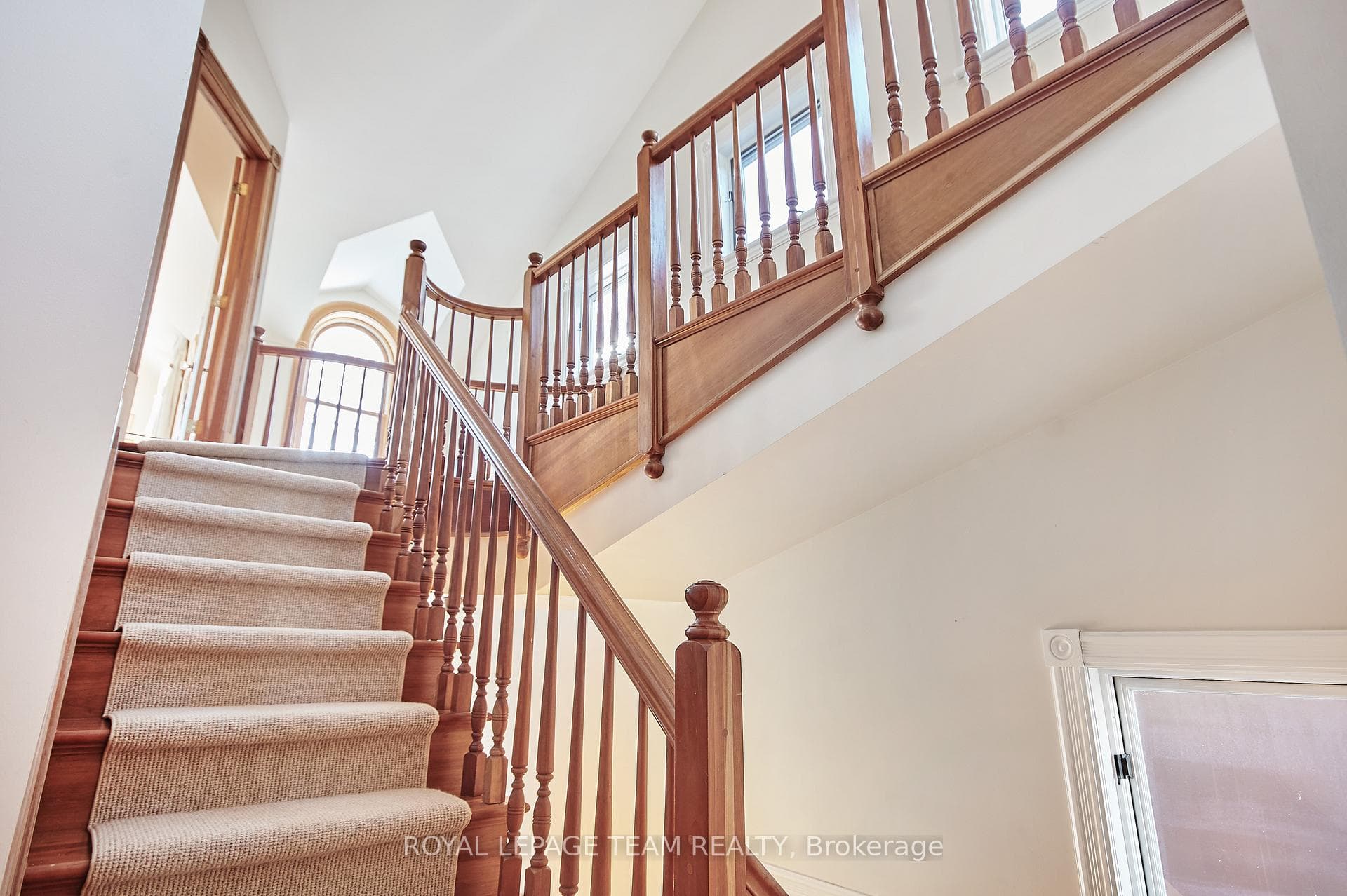 108 Stanley Avenue photo 23